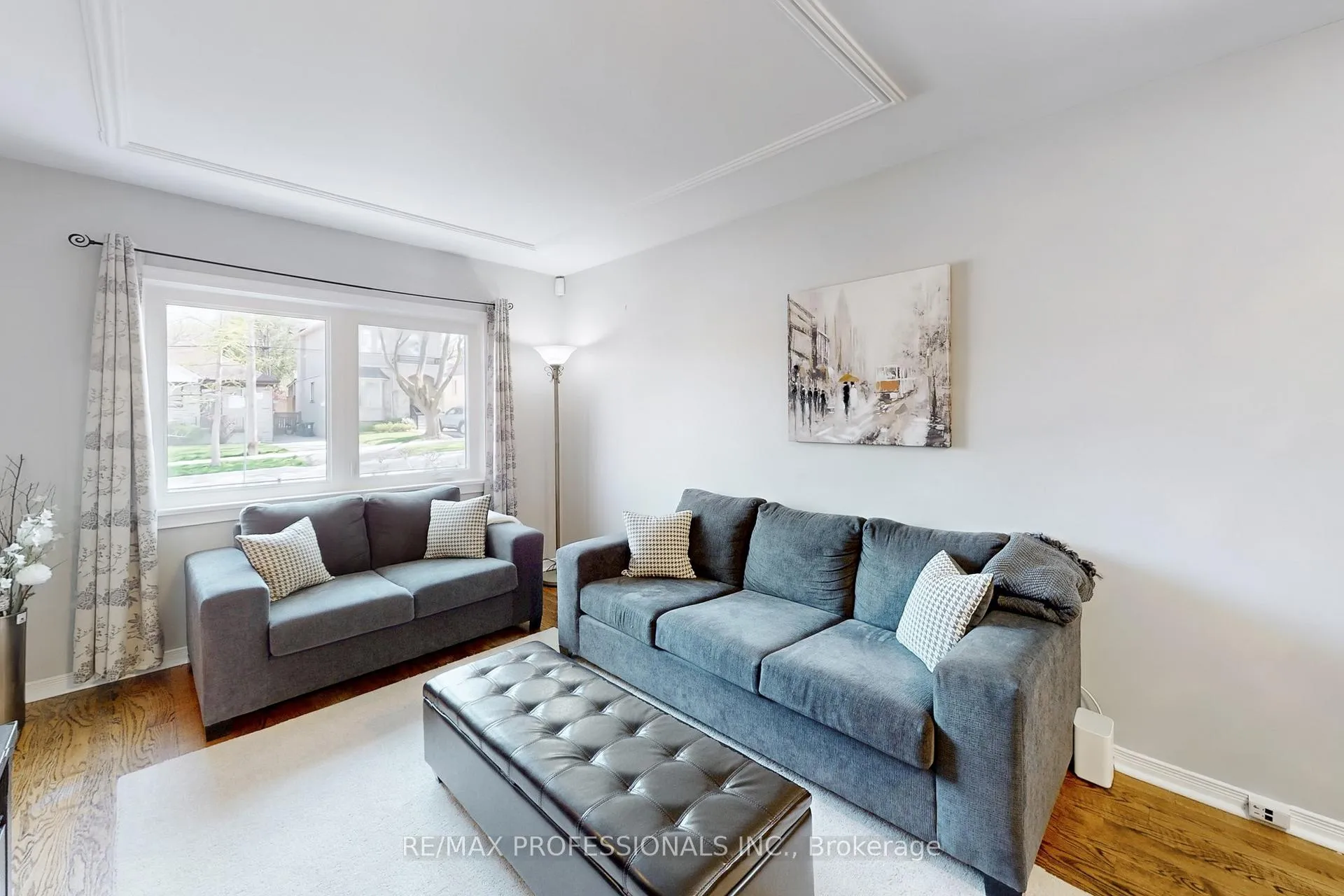 Photo 3 of 24 Braeburn Avenue, Etobicoke, Humber Heights — HOMEH