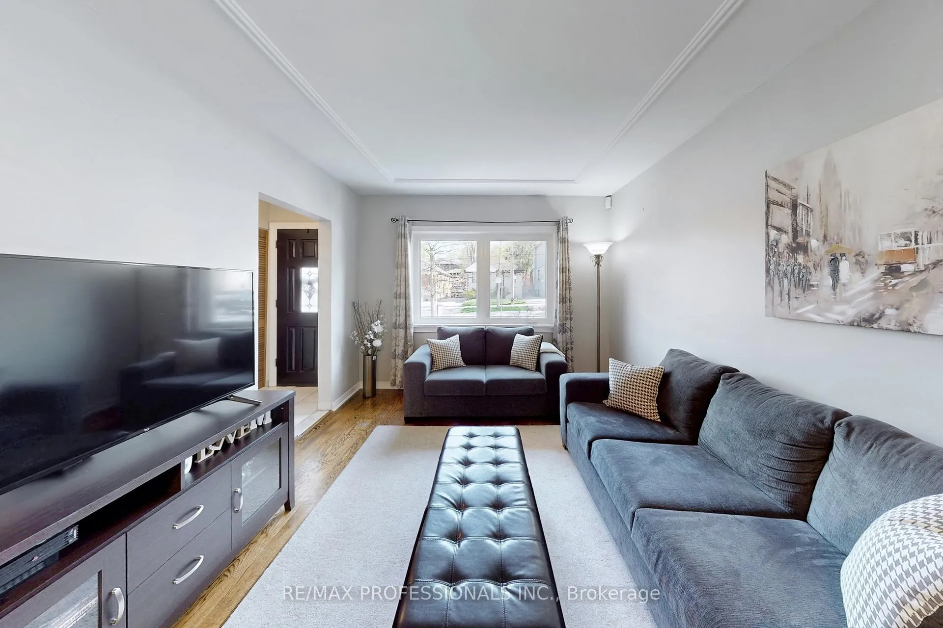 Photo 5 of 24 Braeburn Avenue, Etobicoke, Humber Heights — HOMEH