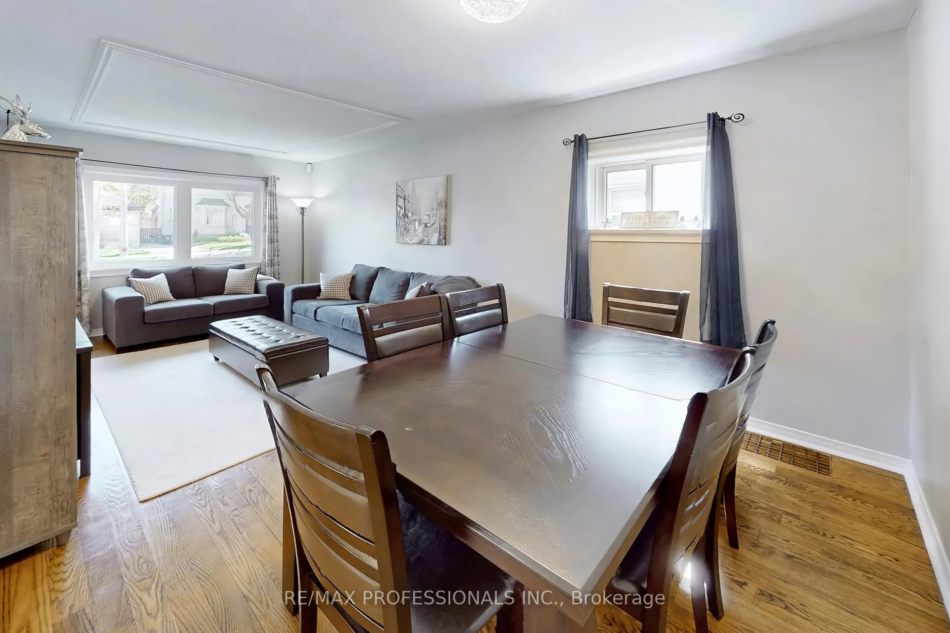 Photo 8 of 24 Braeburn Avenue, Etobicoke, Humber Heights — HOMEH
