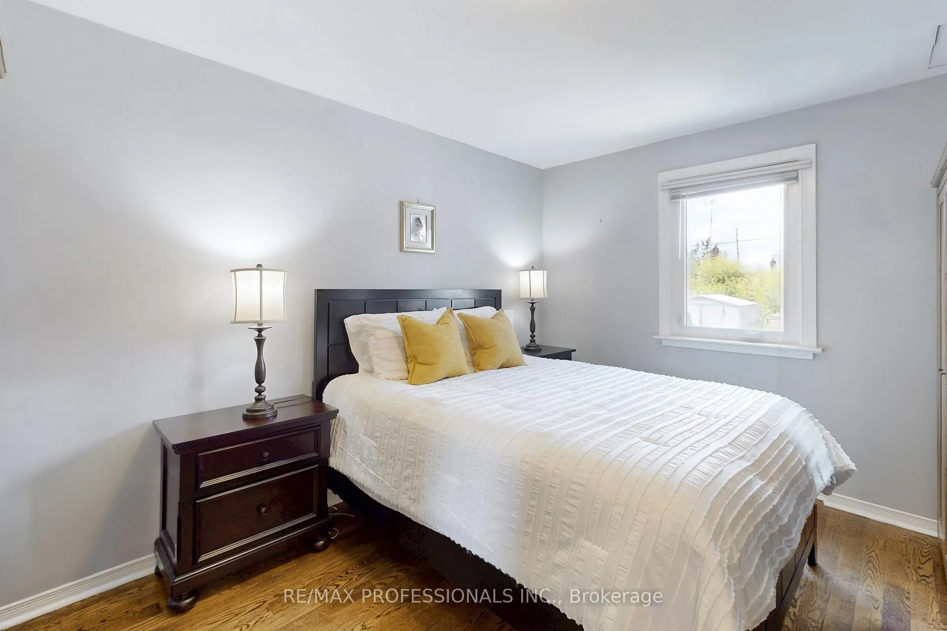 Photo 14 of 24 Braeburn Avenue, Etobicoke, Humber Heights — HOMEH