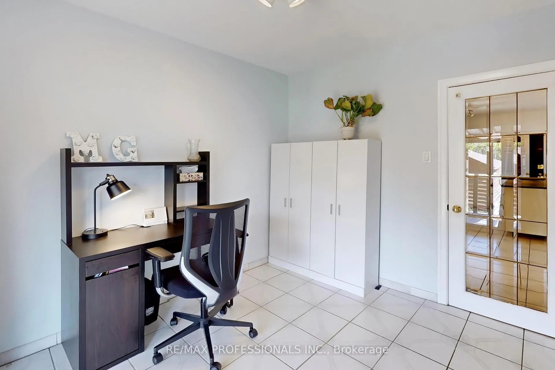 Photo 17 of 24 Braeburn Avenue, Etobicoke, Humber Heights — HOMEH