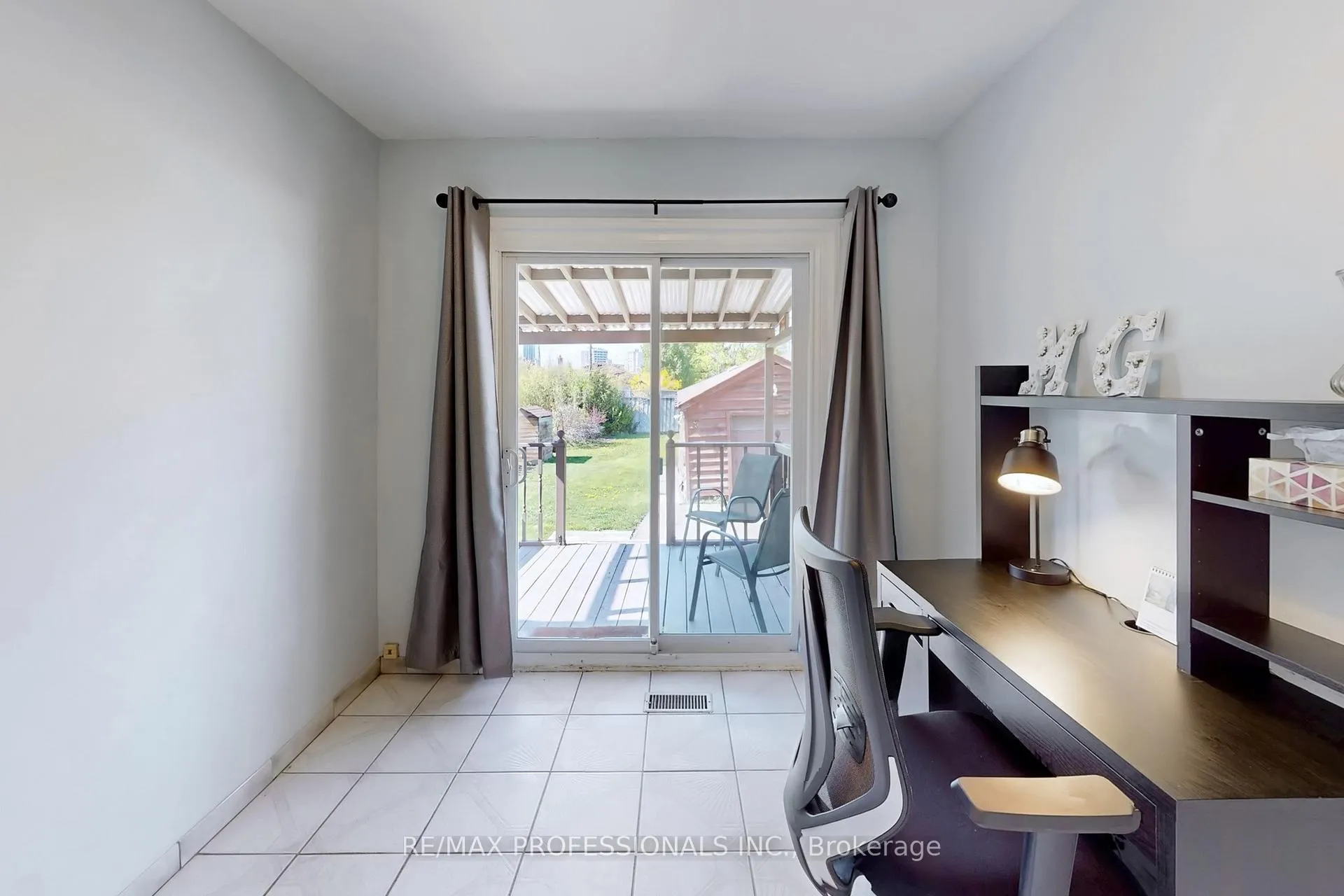 Photo 20 of 24 Braeburn Avenue, Etobicoke, Humber Heights — HOMEH