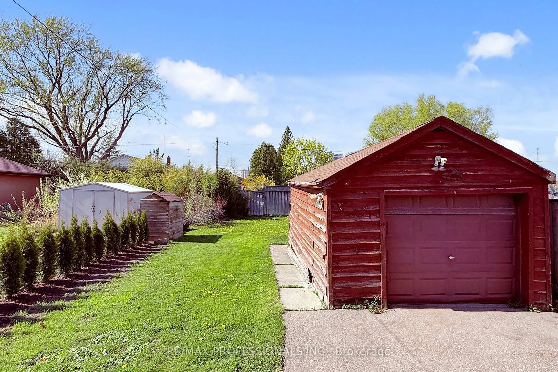 Photo 30 of 24 Braeburn Avenue, Etobicoke, Humber Heights — HOMEH