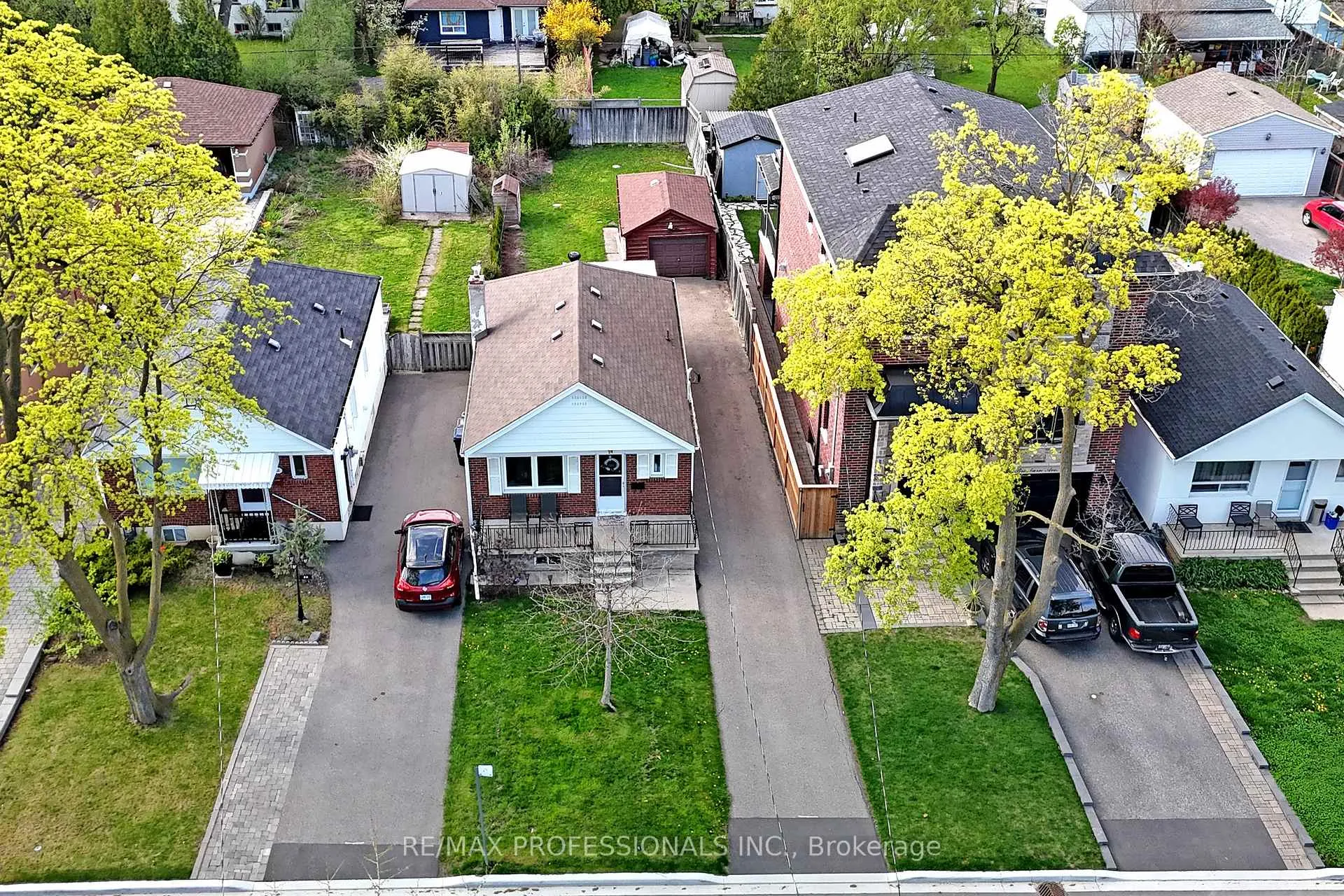 Photo 31 of 24 Braeburn Avenue, Etobicoke, Humber Heights — HOMEH