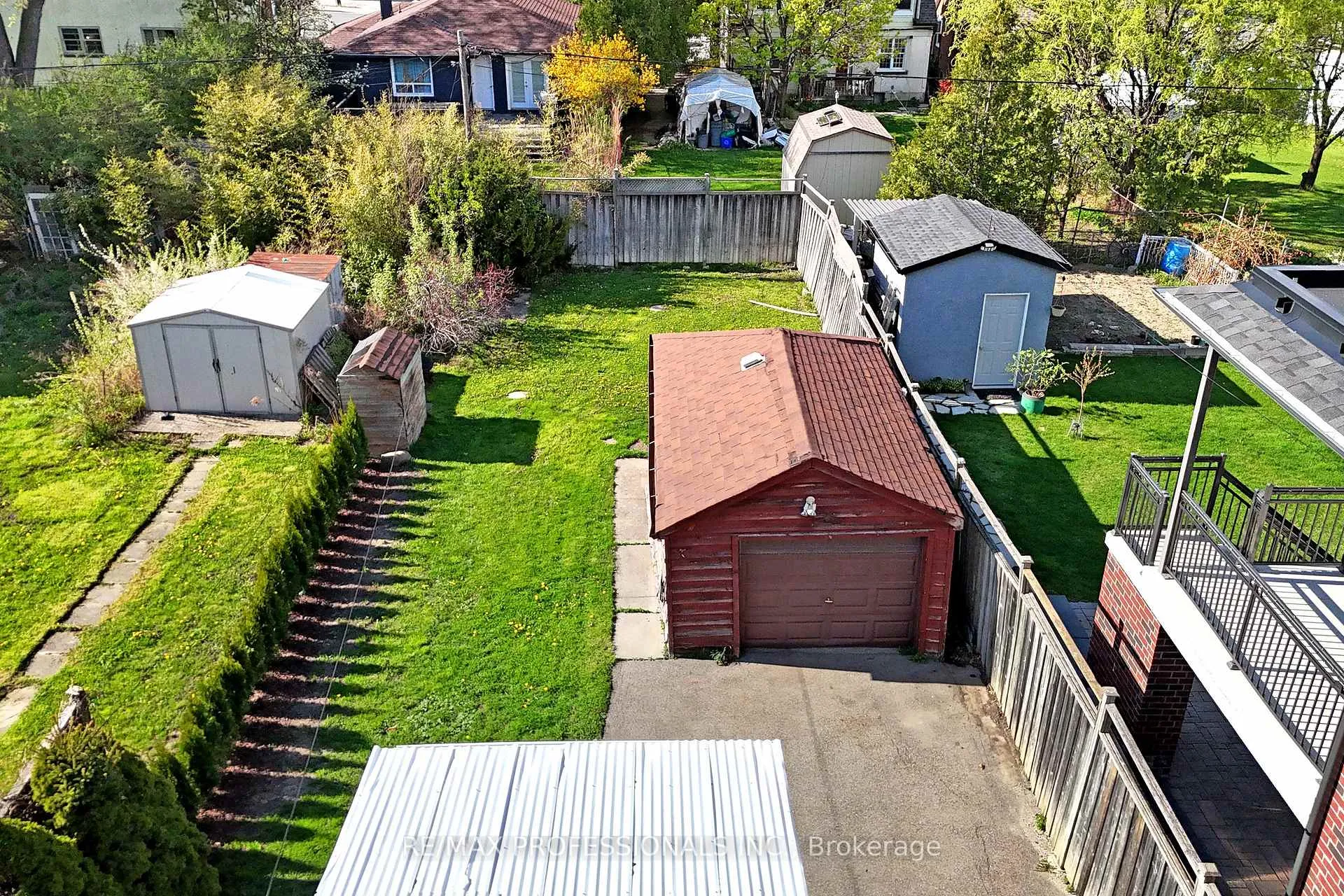 Photo 32 of 24 Braeburn Avenue, Etobicoke, Humber Heights — HOMEH