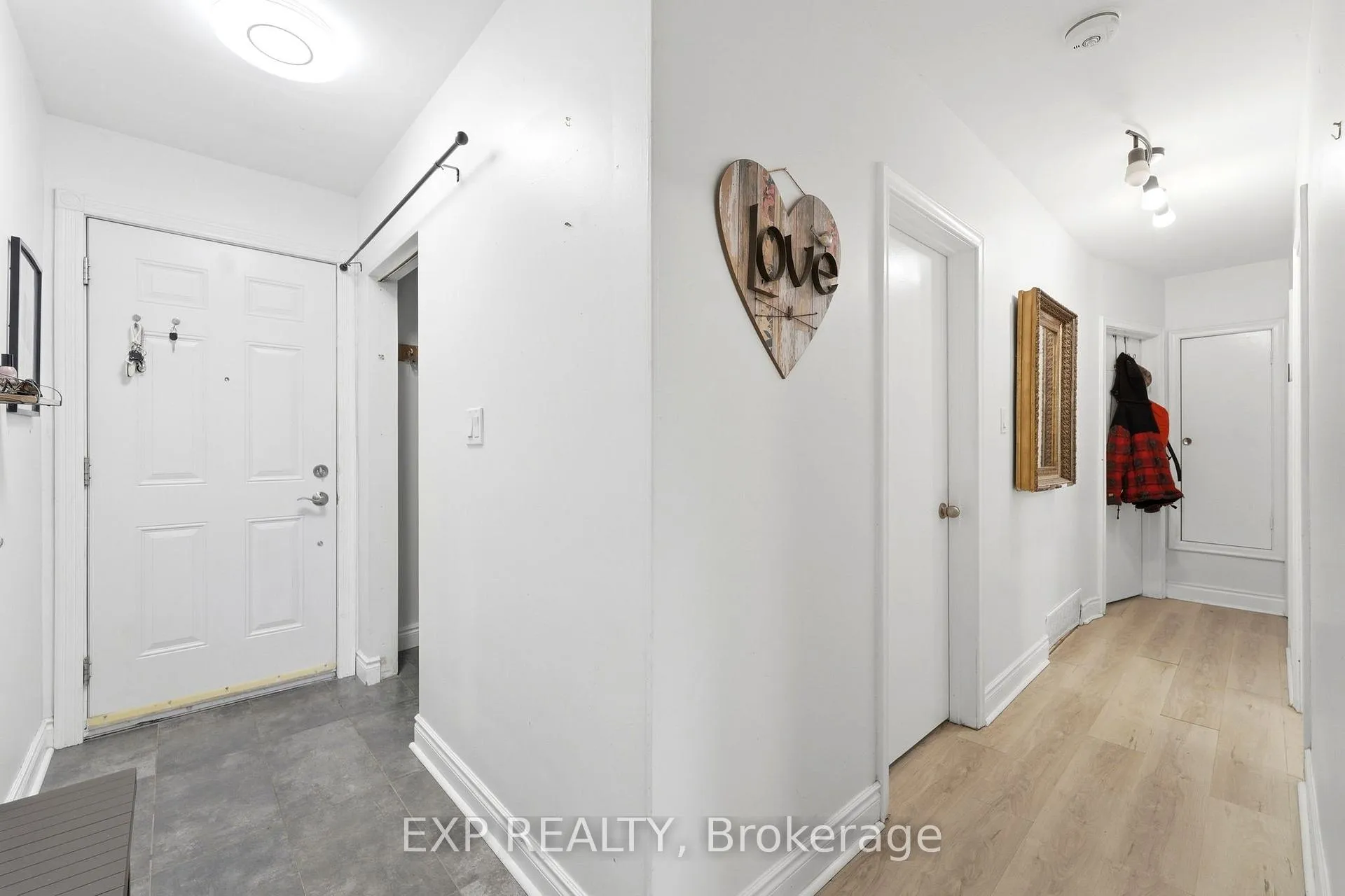 Photo 4 of Unit MAIN, 133 Kingslea Drive, Hamilton, Huntington — HOMEH