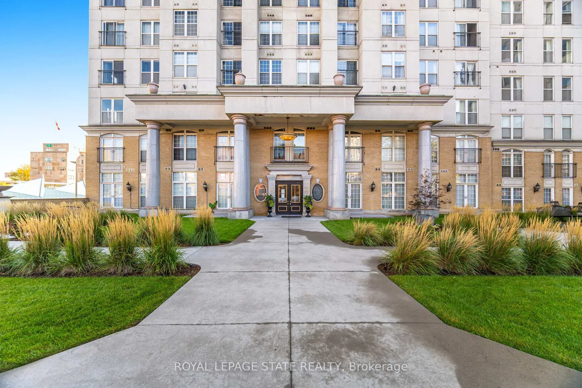 Photo 2 of Unit 909, 135 James Street S, Hamilton, Corktown — HOMEH