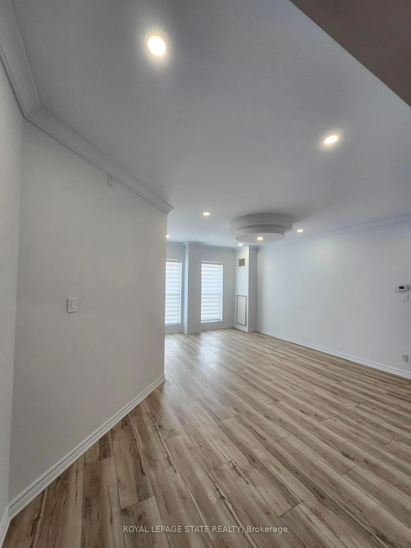 Photo 11 of Unit 909, 135 James Street S, Hamilton, Corktown — HOMEH