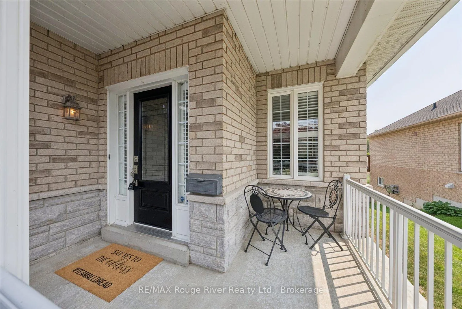 Photo 3 of 131 Guildwood Drive, Clarington, Bowmanville — HOMEH