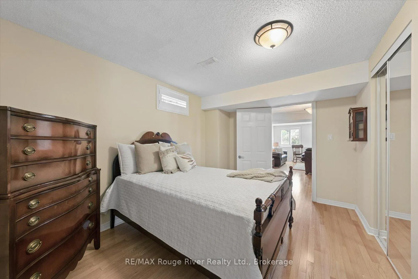 Photo 25 of 131 Guildwood Drive, Clarington, Bowmanville — HOMEH
