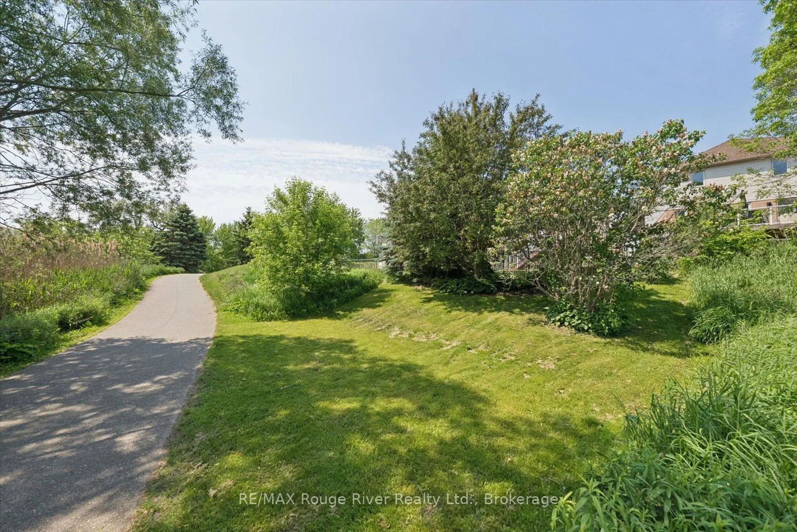 Photo 35 of 131 Guildwood Drive, Clarington, Bowmanville — HOMEH