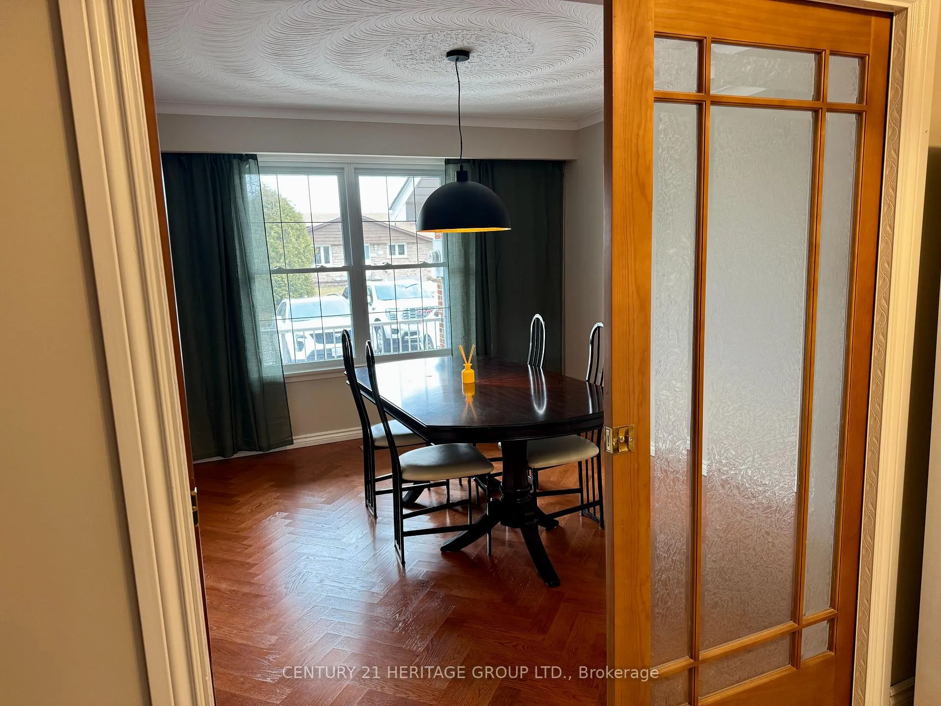 Photo 12 of 584 Arnhem Drive, Oshawa, O'Neill — HOMEH