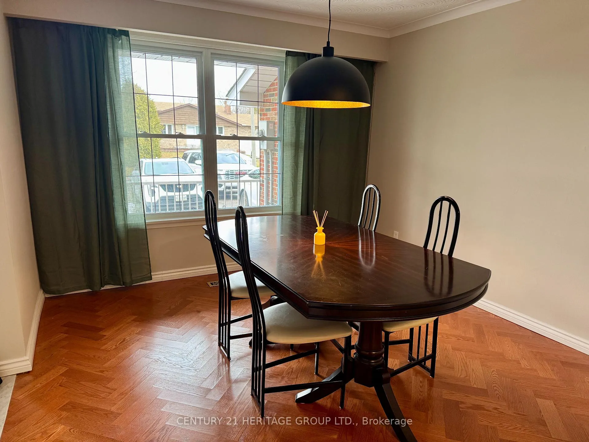 Photo 14 of 584 Arnhem Drive, Oshawa, O'Neill — HOMEH