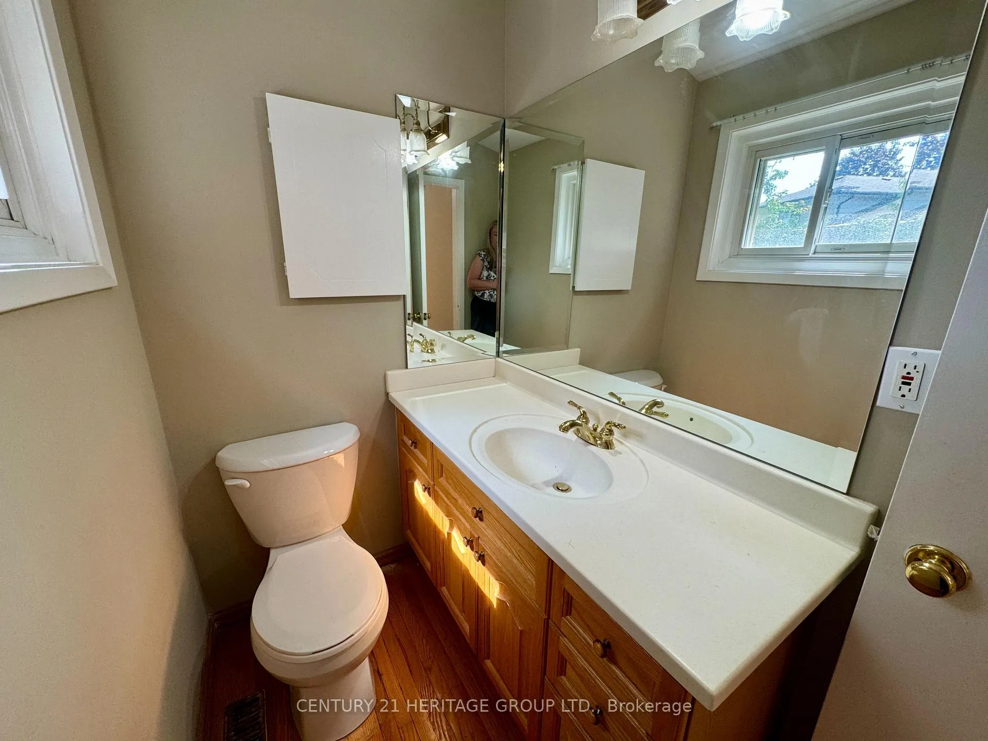 Photo 19 of 584 Arnhem Drive, Oshawa, O'Neill — HOMEH