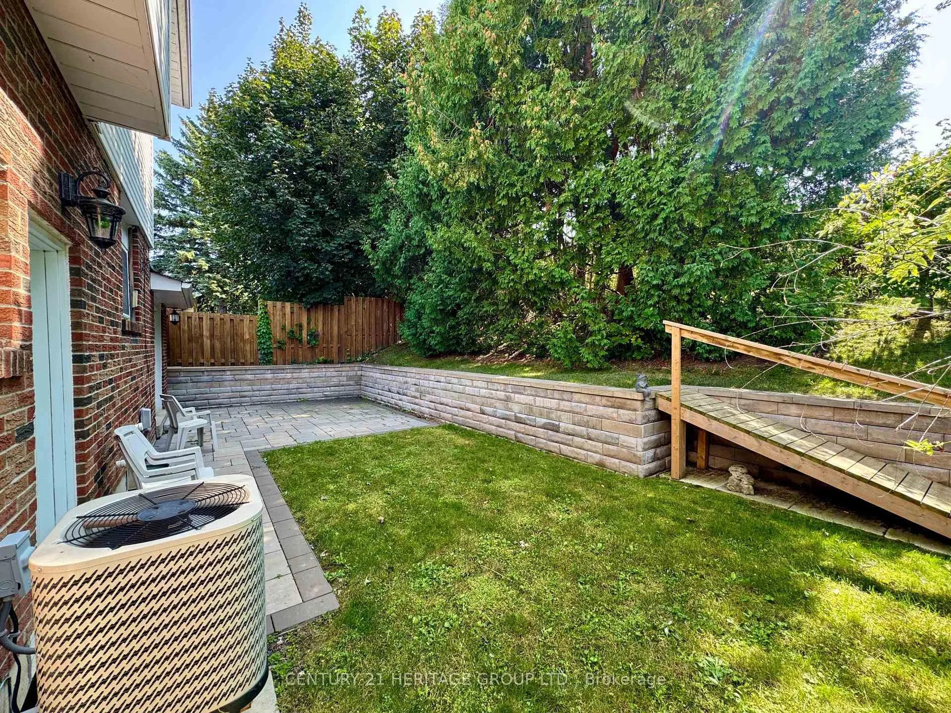 Photo 28 of 584 Arnhem Drive, Oshawa, O'Neill — HOMEH