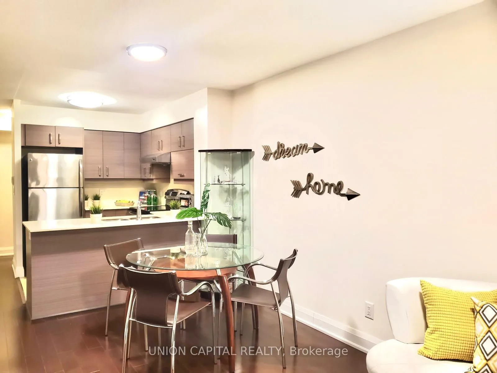 Photo 4 of Unit 910, 1 Uptown Drive, Markham, Unionville — HOMEH