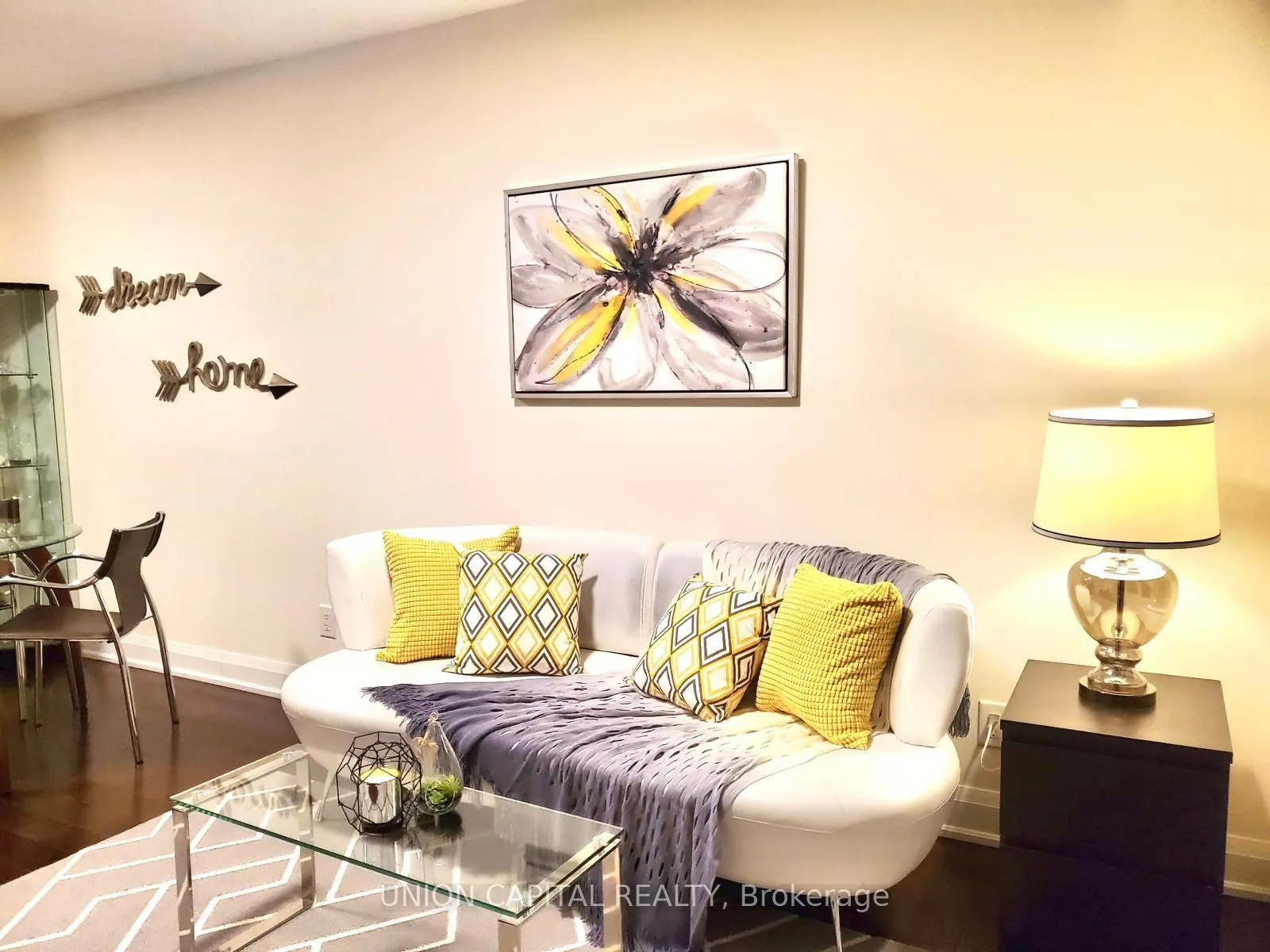 Photo 6 of Unit 910, 1 Uptown Drive, Markham, Unionville — HOMEH