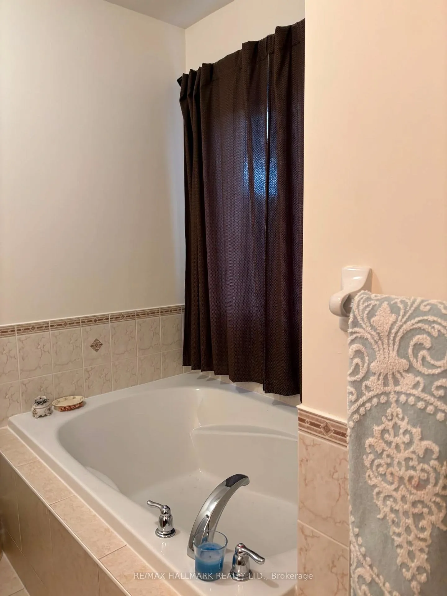 Photo 9 of 230 Hansard Drive, Vaughan, Vellore Village — HOMEH