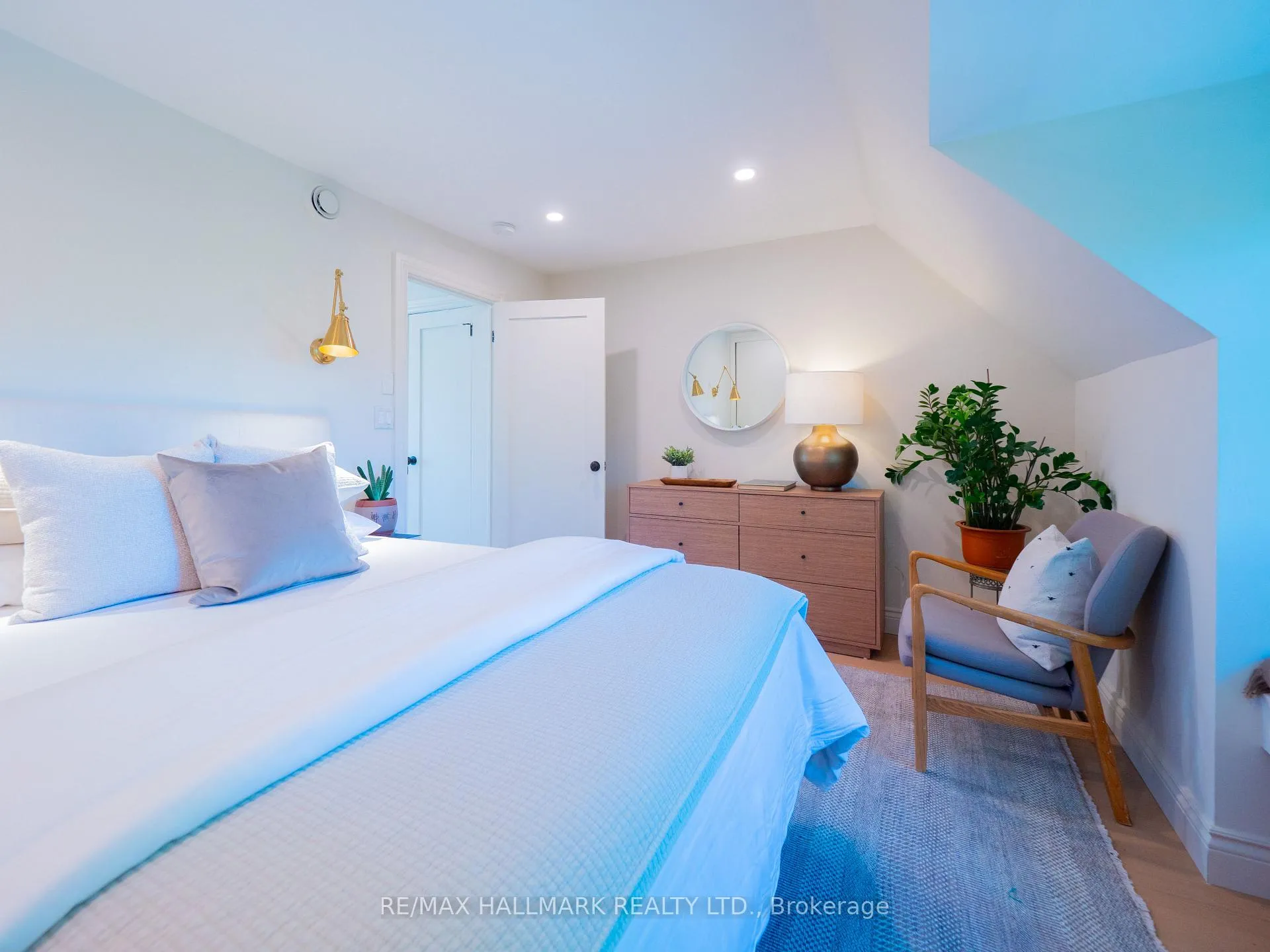 Photo 39 of 215 Fulton Avenue, Toronto, Playter Estates-Danforth — HOMEH