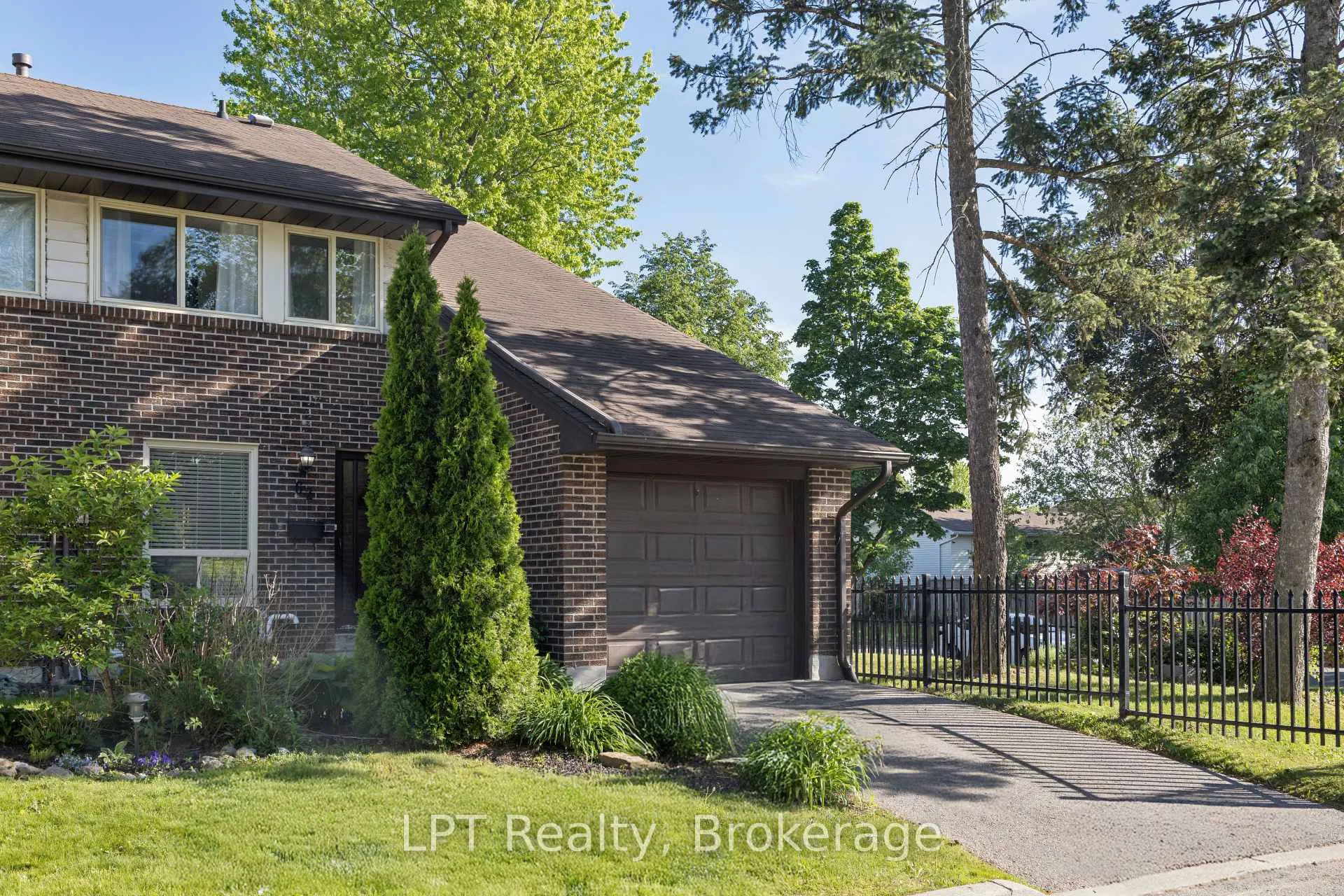 Photo 2 of Unit 62, 155 Glovers Road, Oshawa, Samac — HOMEH