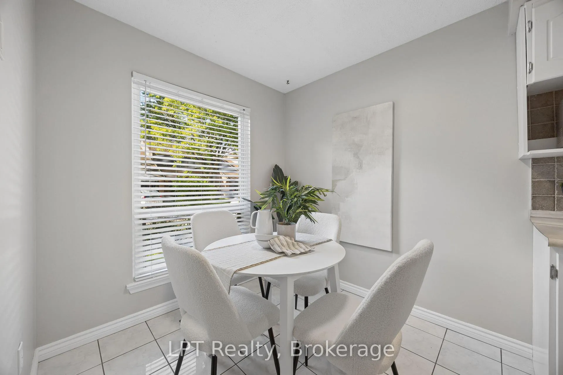Photo 4 of Unit 62, 155 Glovers Road, Oshawa, Samac — HOMEH