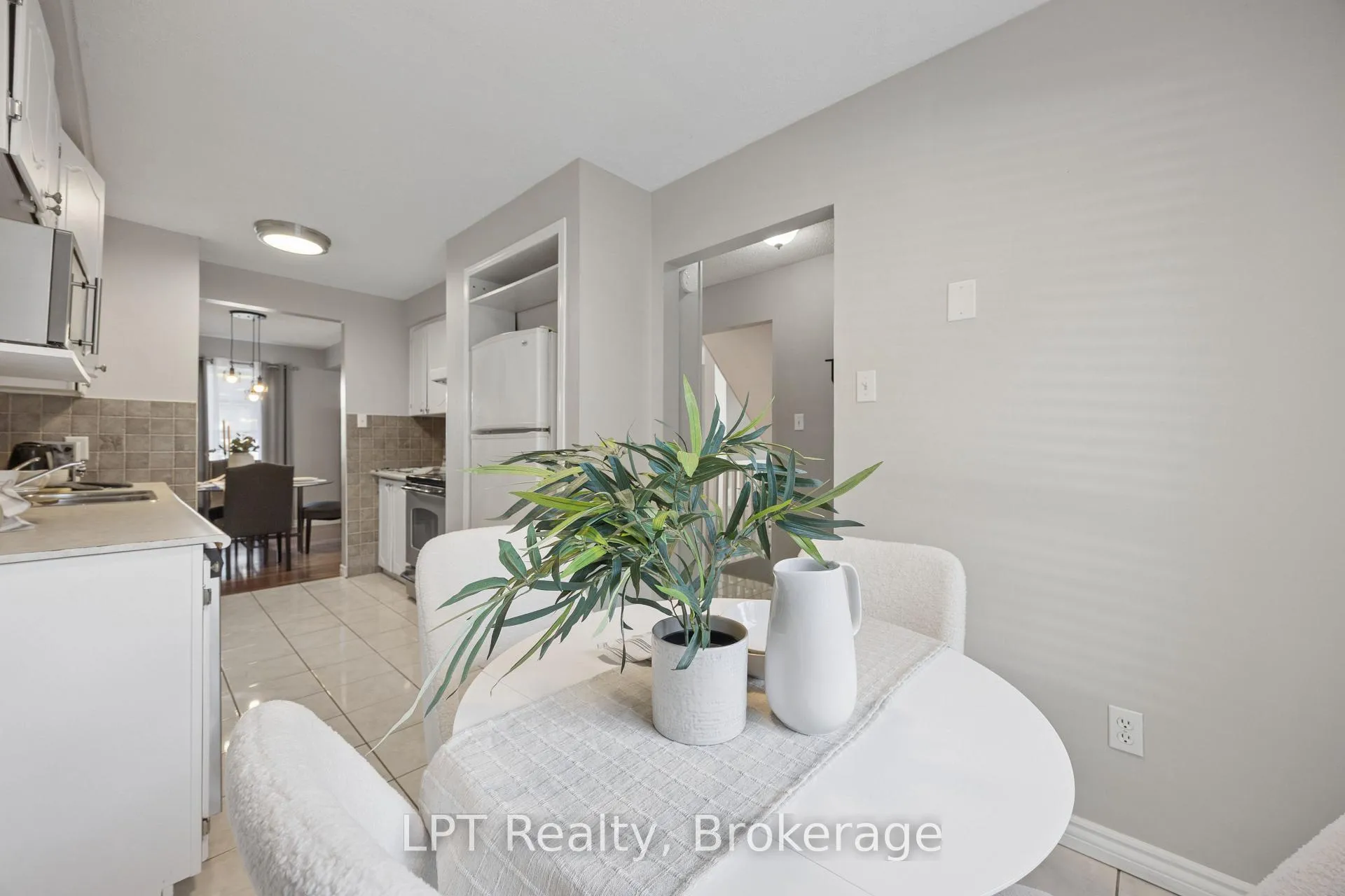 Photo 6 of Unit 62, 155 Glovers Road, Oshawa, Samac — HOMEH