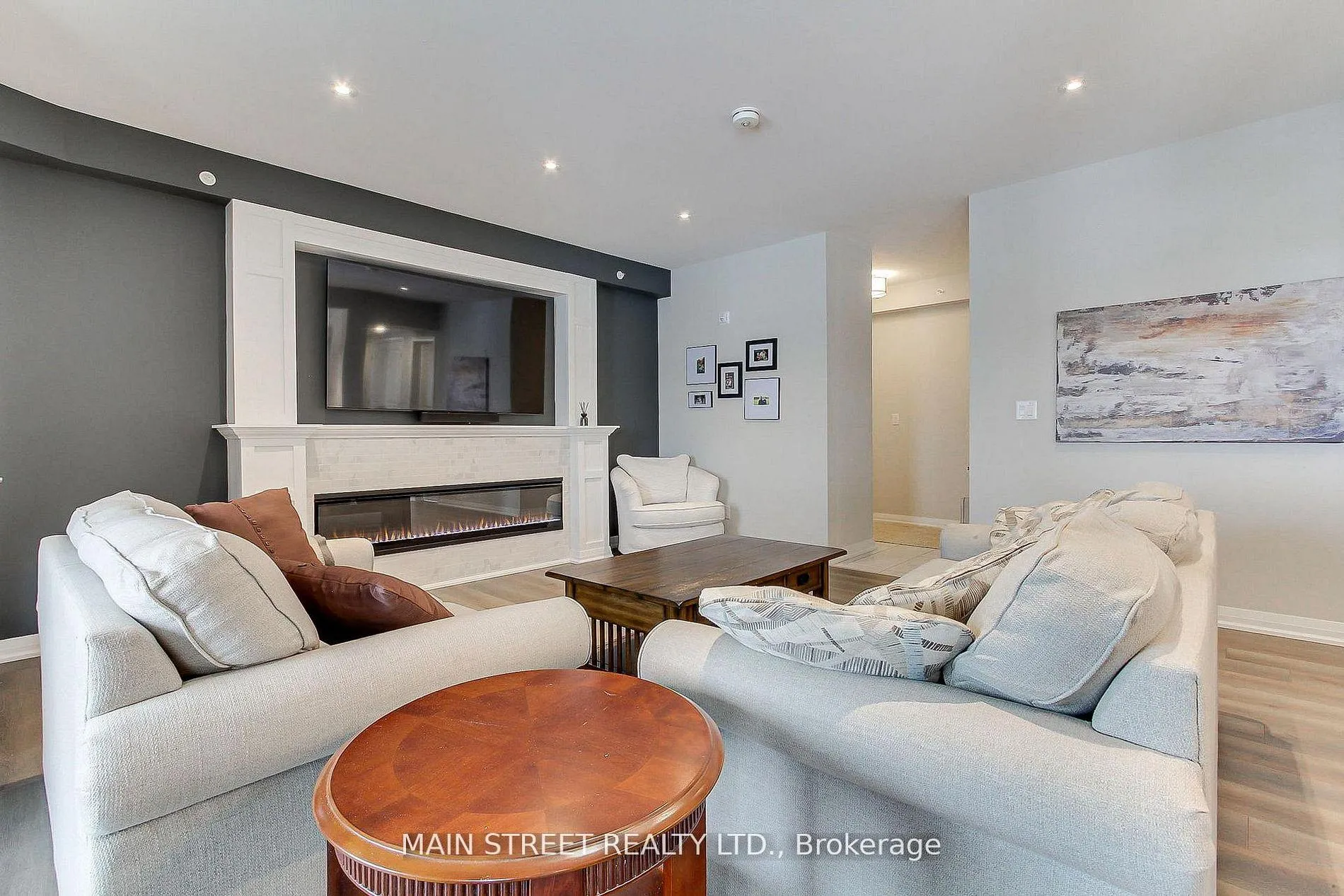 Photo 8 of Unit 402, 20 Koda Street, Barrie, Rural Barrie Southwest — HOMEH