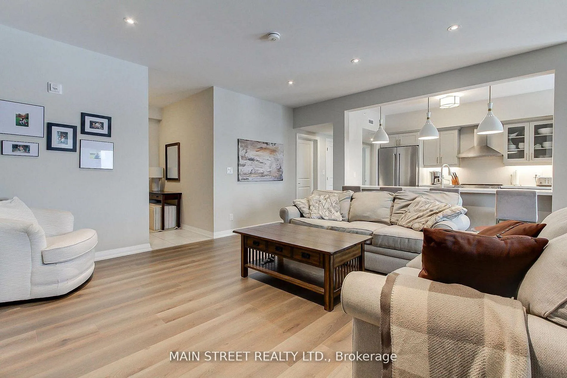 Photo 9 of Unit 402, 20 Koda Street, Barrie, Rural Barrie Southwest — HOMEH