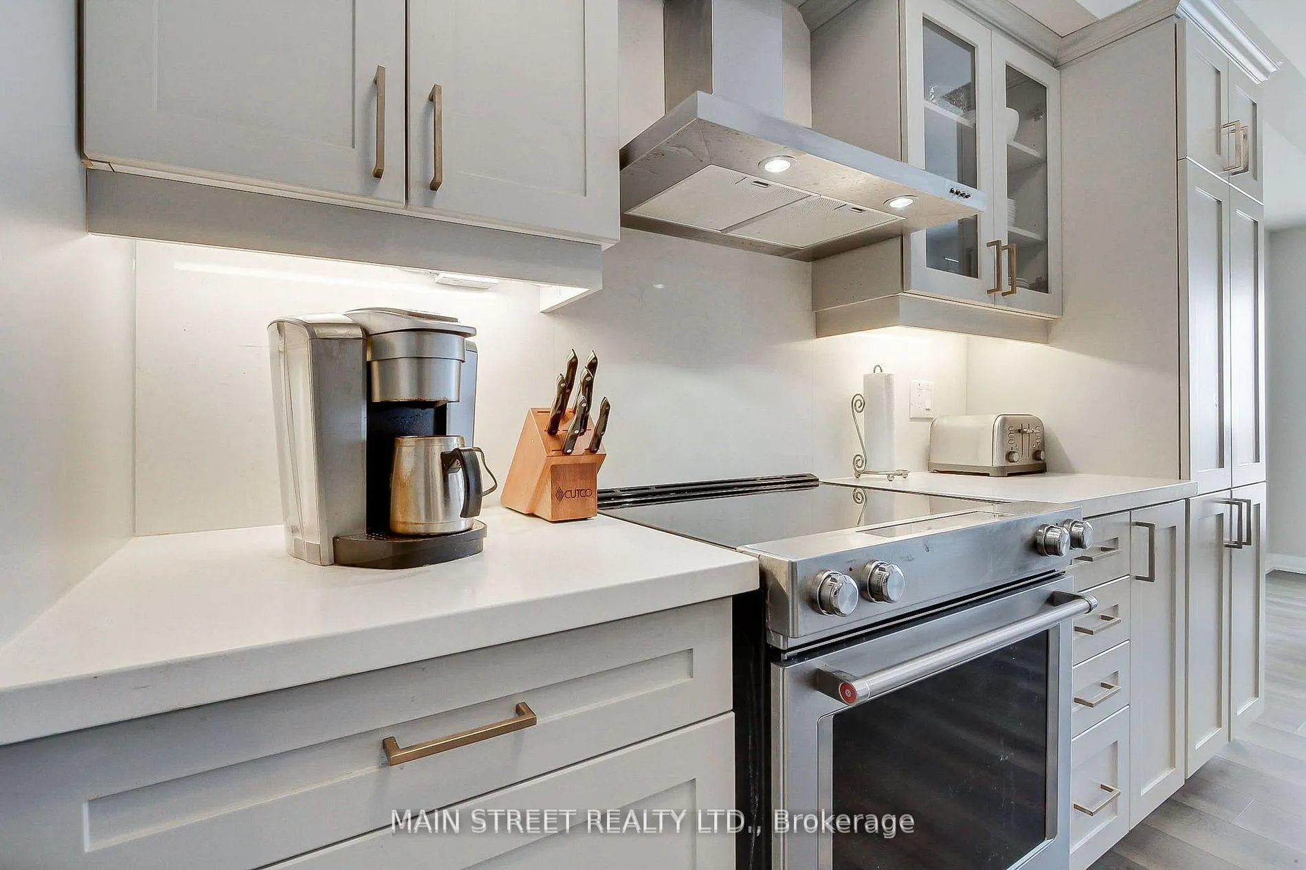 Photo 15 of Unit 402, 20 Koda Street, Barrie, Rural Barrie Southwest — HOMEH
