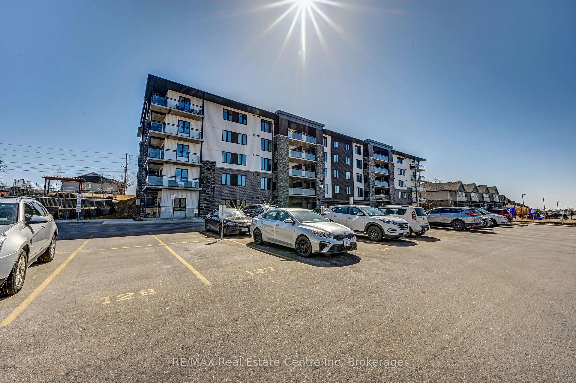 Photo 1 of Unit 35, 108 Summit Ridge Drive, Guelph, Grange Road — HOMEH