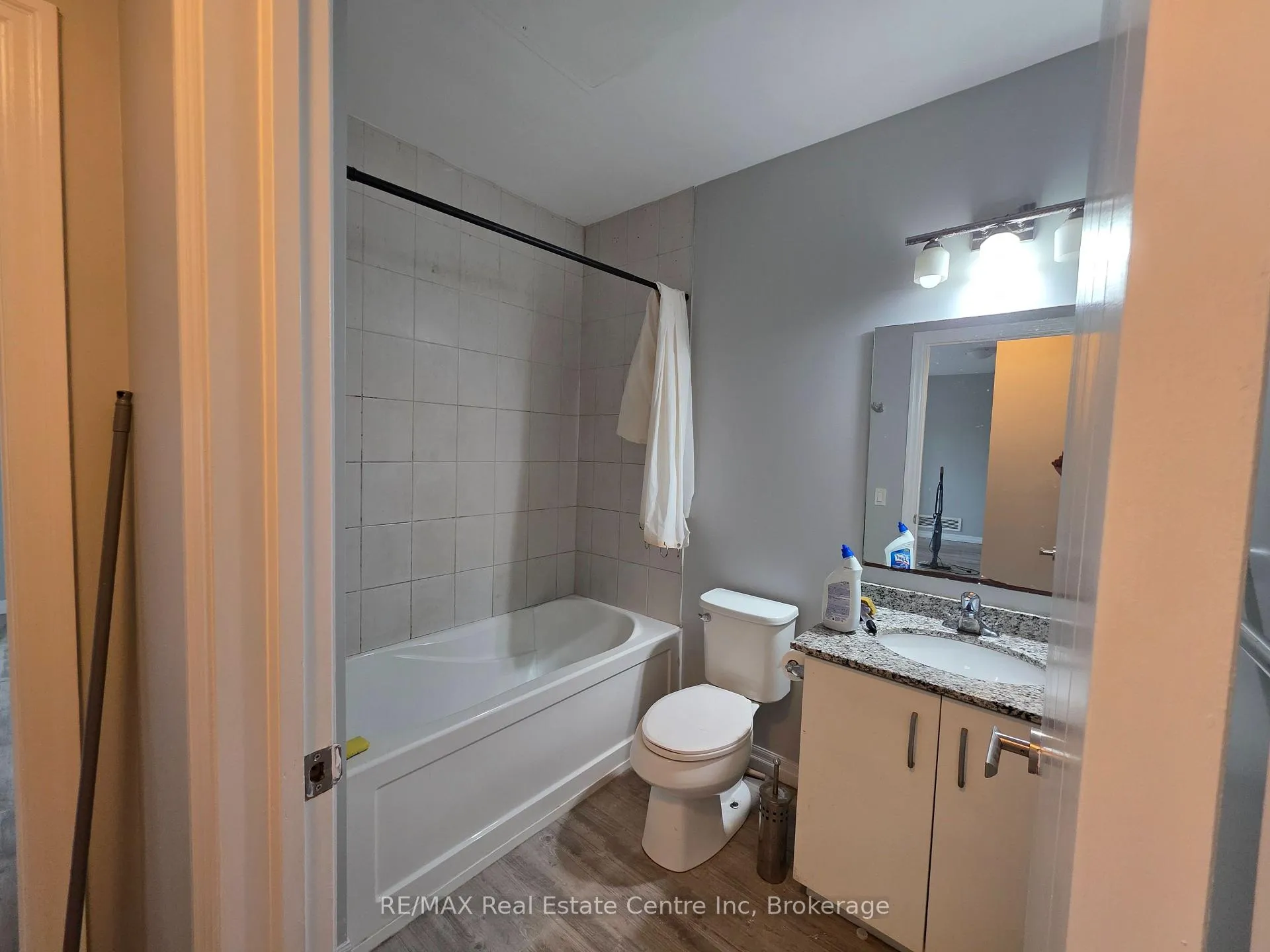 Photo 6 of Unit 35, 108 Summit Ridge Drive, Guelph, Grange Road — HOMEH