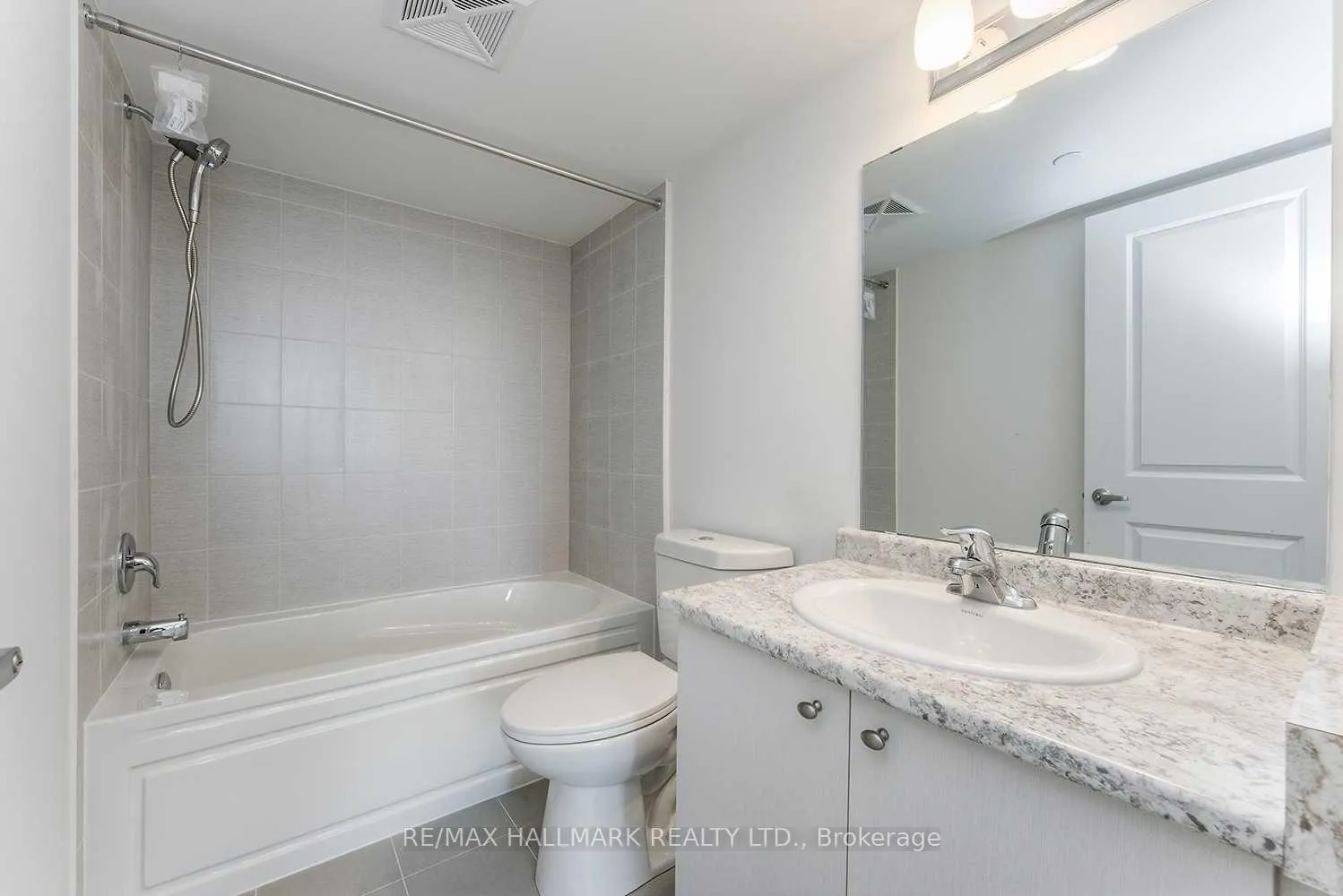 Photo 10 of Unit 31, 100 Long Branch Avenue, Etobicoke, Long Branch — HOMEH