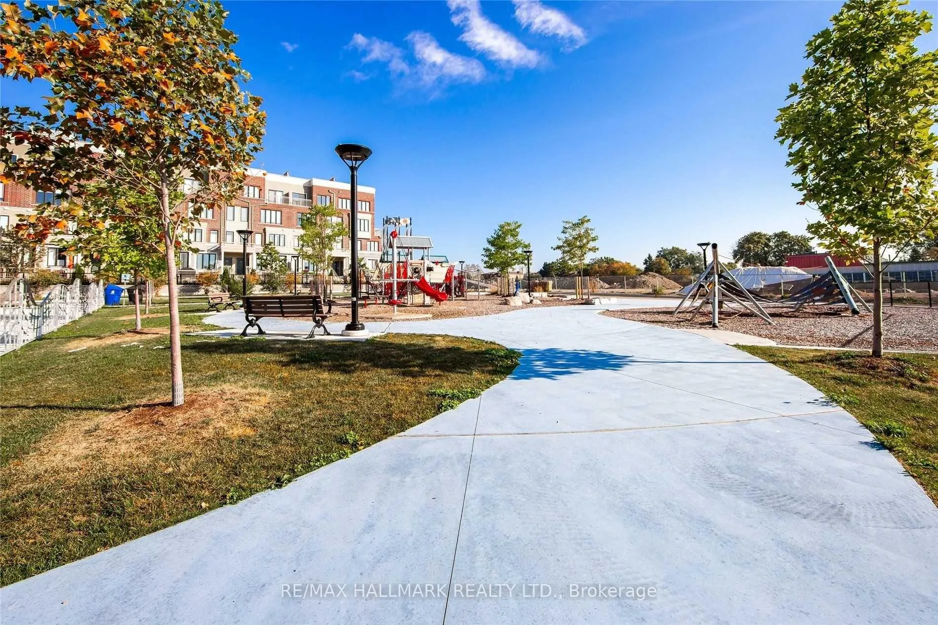 Photo 17 of Unit 31, 100 Long Branch Avenue, Etobicoke, Long Branch — HOMEH