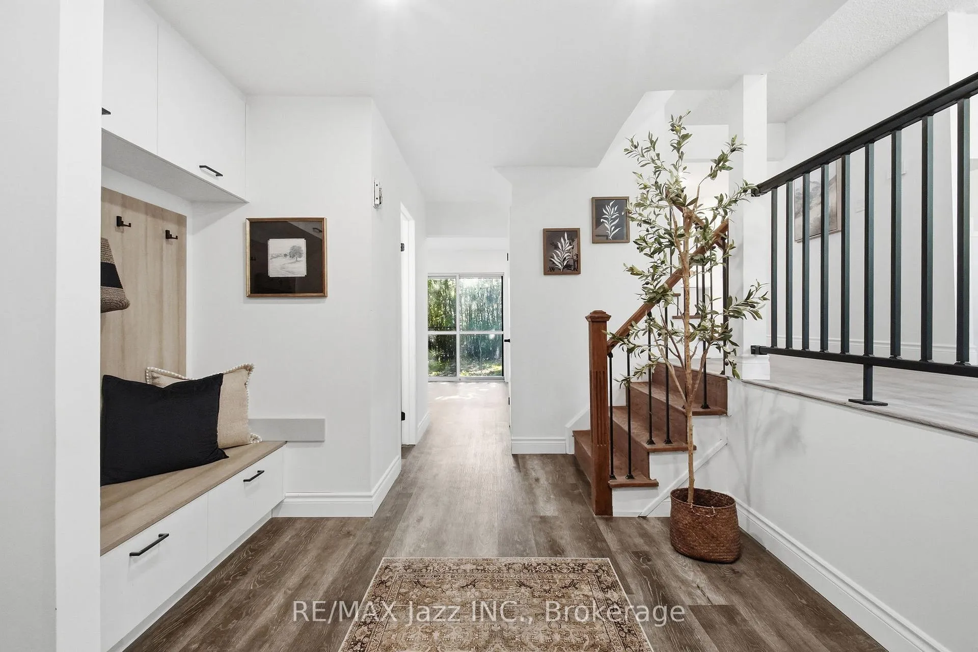 Photo 3 of 50 Oakdale Drive, Oshawa, Donevan — HOMEH