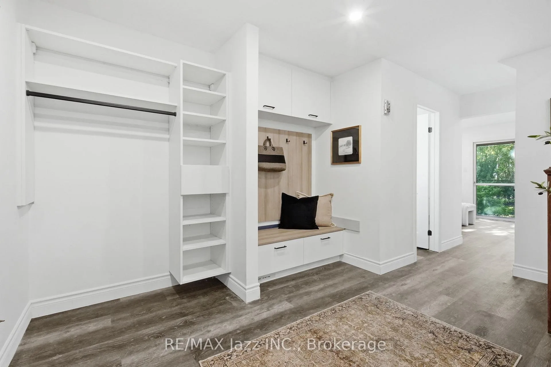 Photo 4 of 50 Oakdale Drive, Oshawa, Donevan — HOMEH