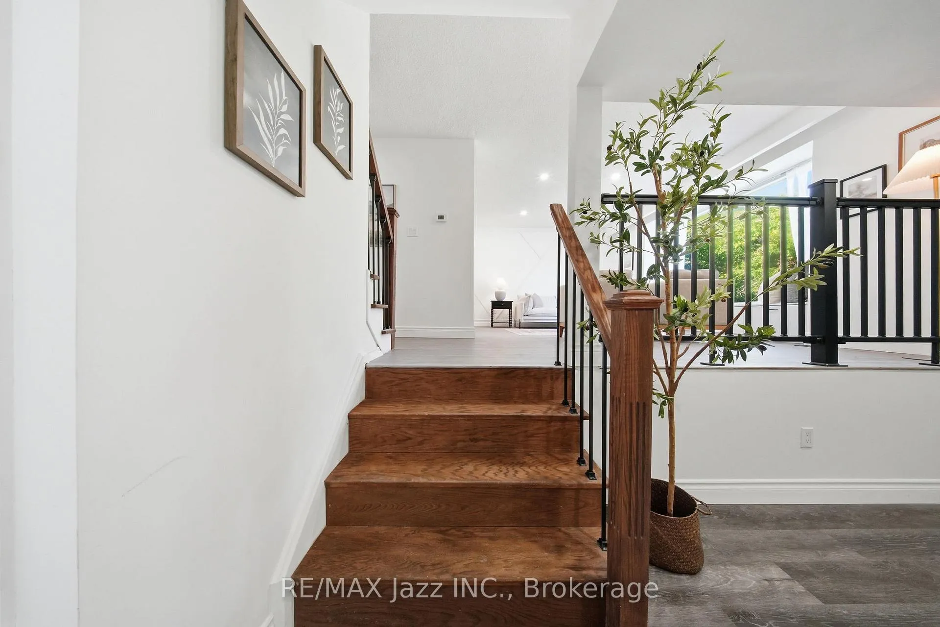 Photo 6 of 50 Oakdale Drive, Oshawa, Donevan — HOMEH