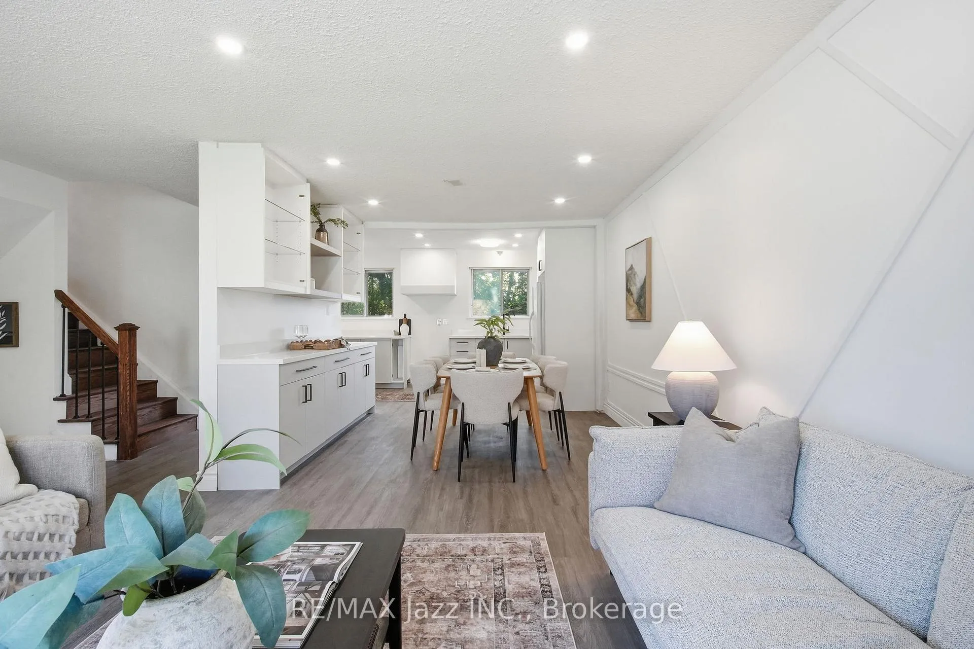 Photo 10 of 50 Oakdale Drive, Oshawa, Donevan — HOMEH