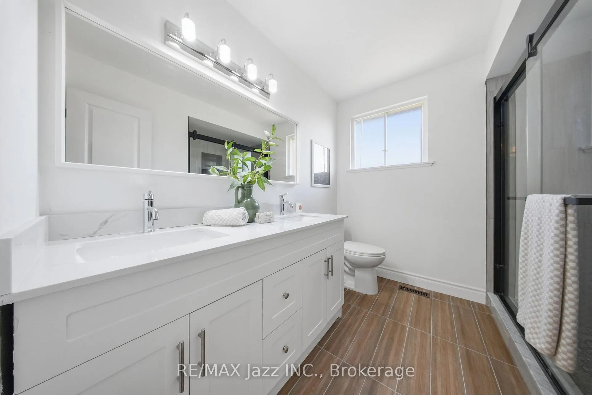 Photo 35 of 50 Oakdale Drive, Oshawa, Donevan — HOMEH