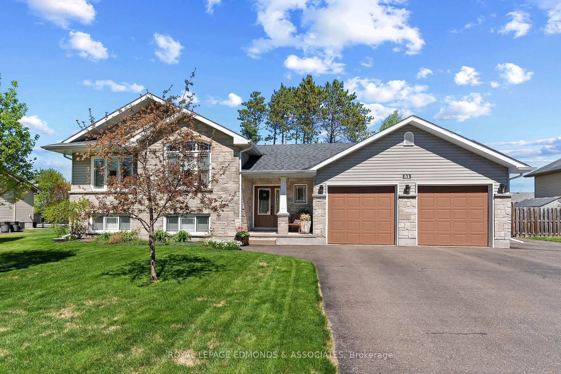 Photo 1 of 51 Bedard Boulevard, Petawawa, Petawawa — HOMEH
