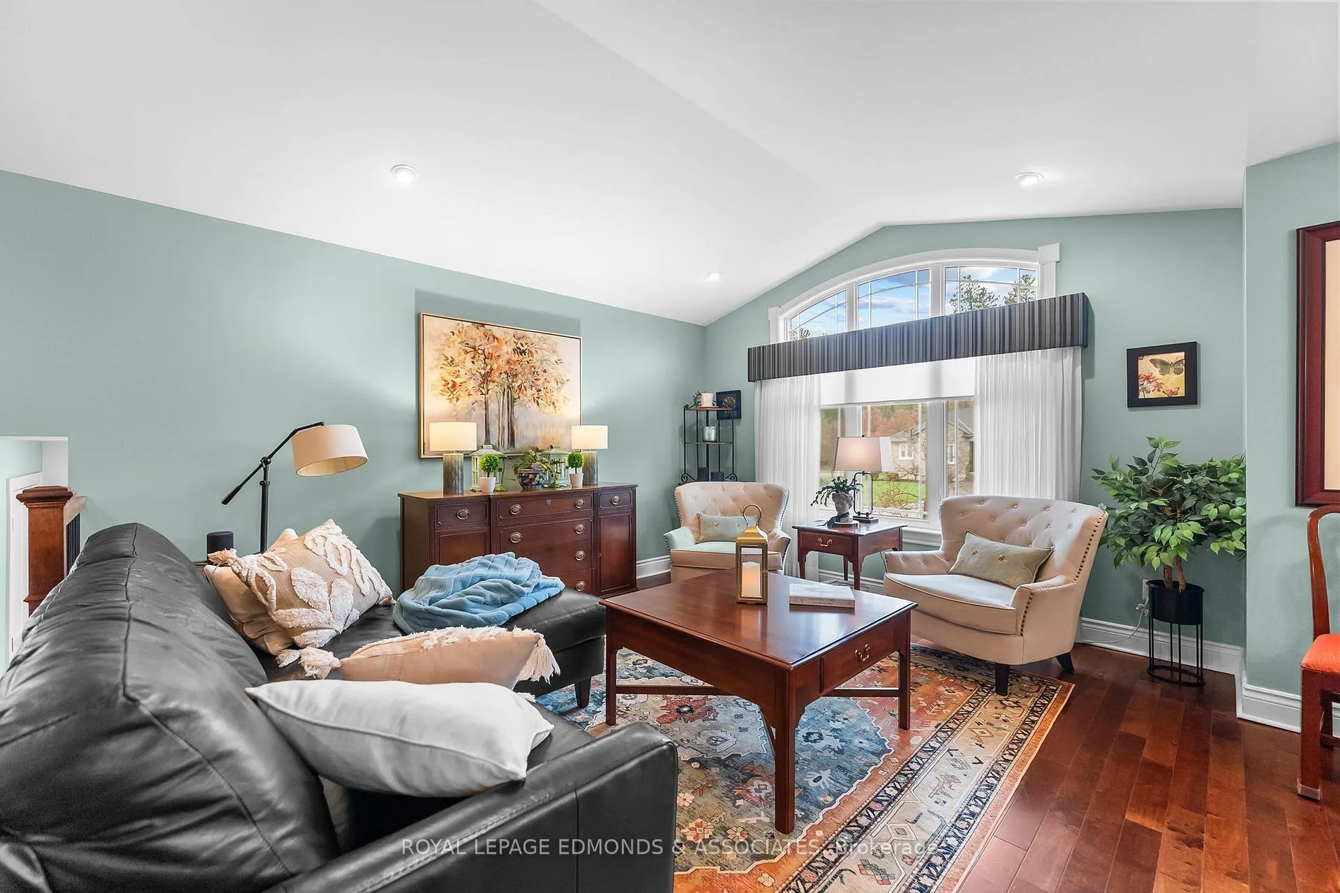 Photo 9 of 51 Bedard Boulevard, Petawawa, Petawawa — HOMEH