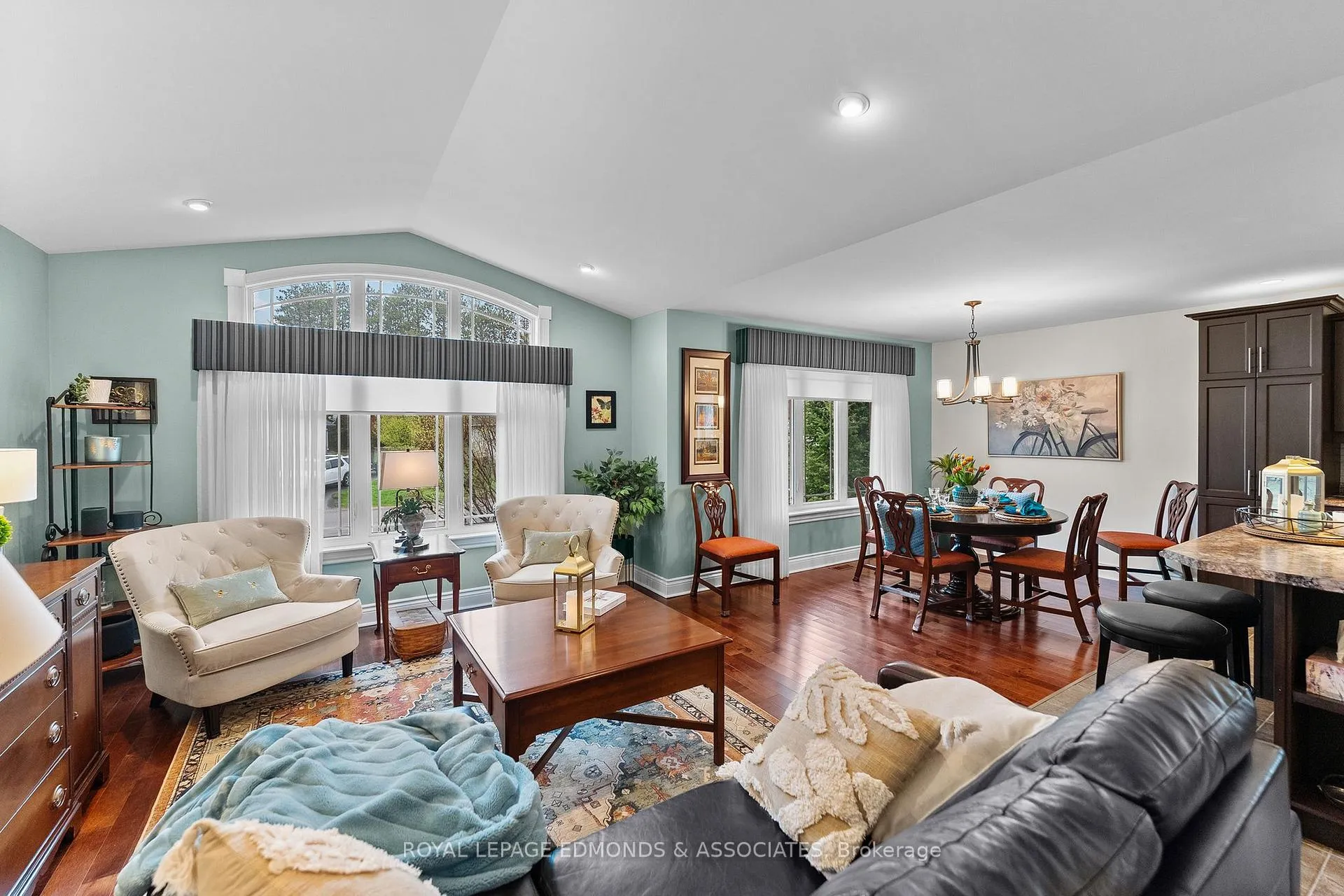 Photo 11 of 51 Bedard Boulevard, Petawawa, Petawawa — HOMEH