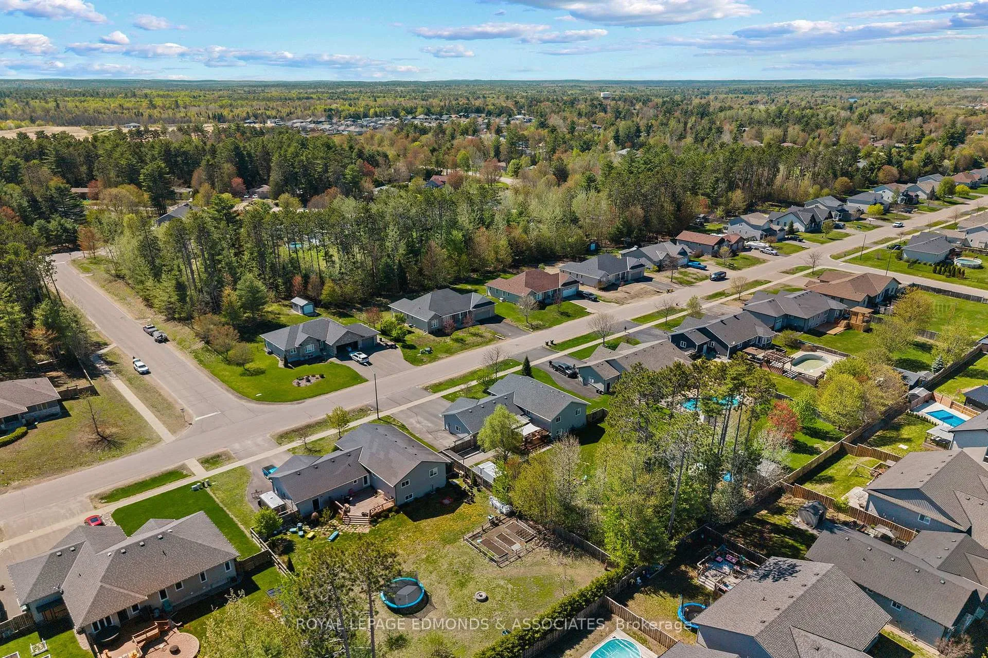 Photo 48 of 51 Bedard Boulevard, Petawawa, Petawawa — HOMEH