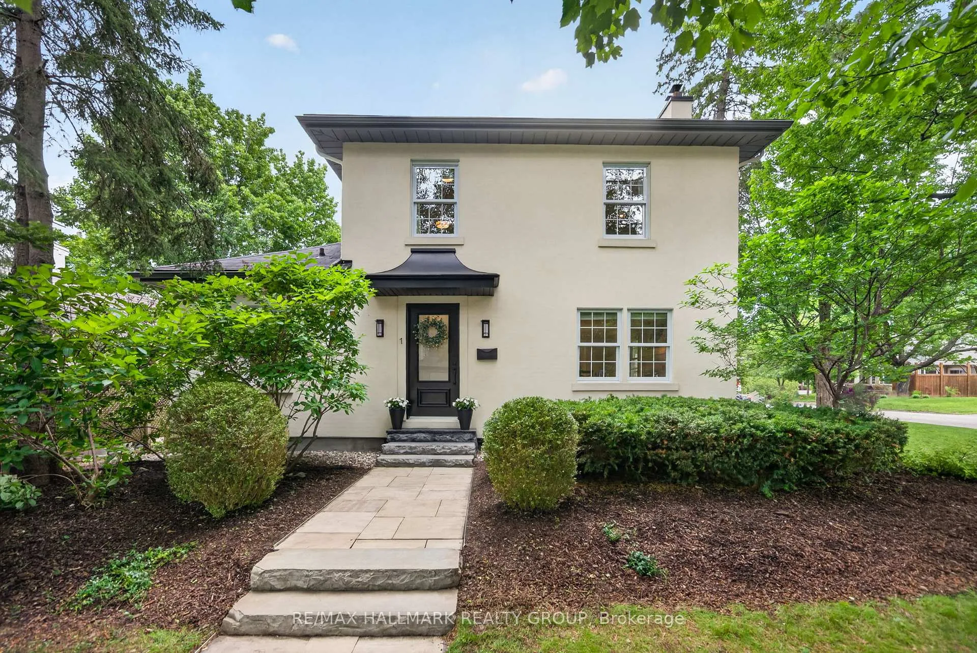 Photo 2 of 1 Bedford Crescent, Ottawa, Manor Park — HOMEH