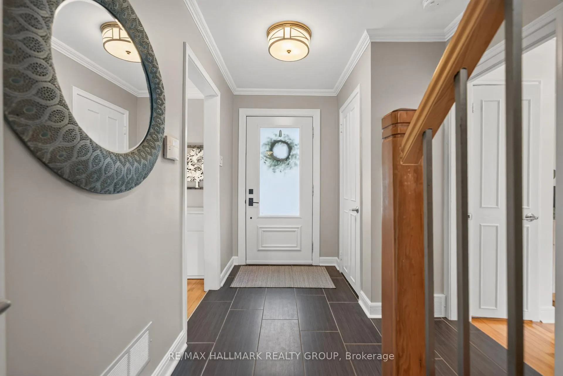 Photo 4 of 1 Bedford Crescent, Ottawa, Manor Park — HOMEH