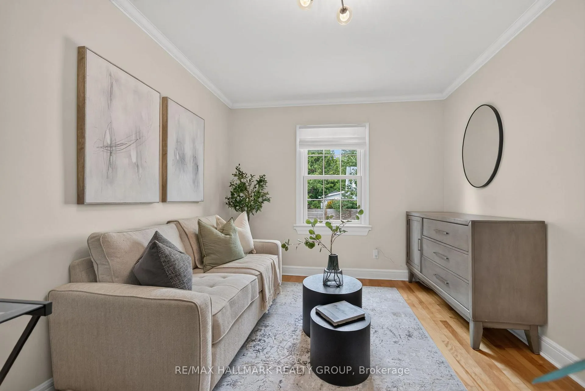 Photo 6 of 1 Bedford Crescent, Ottawa, Manor Park — HOMEH
