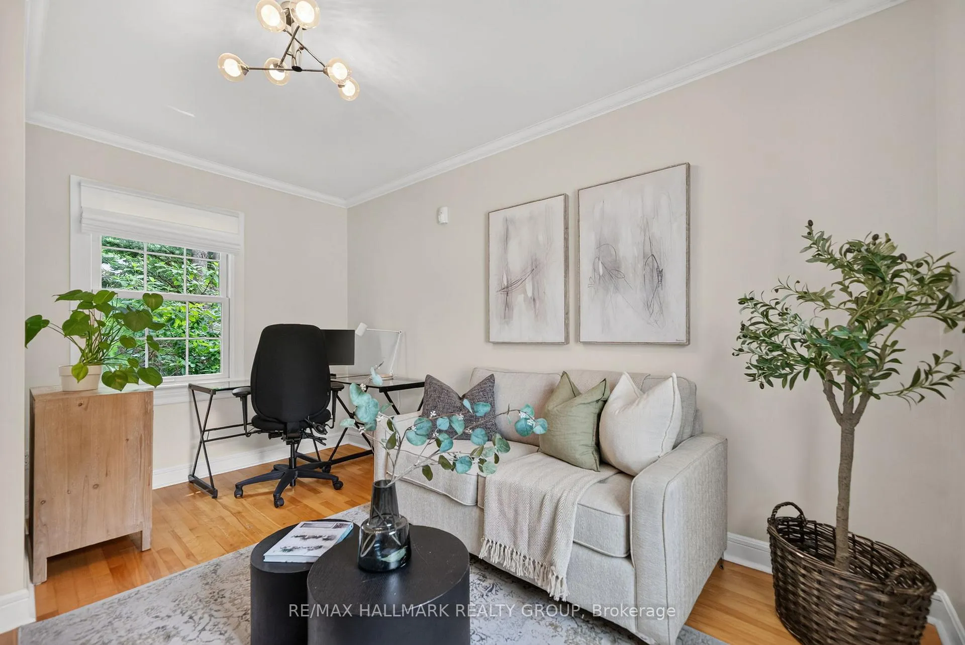 Photo 8 of 1 Bedford Crescent, Ottawa, Manor Park — HOMEH