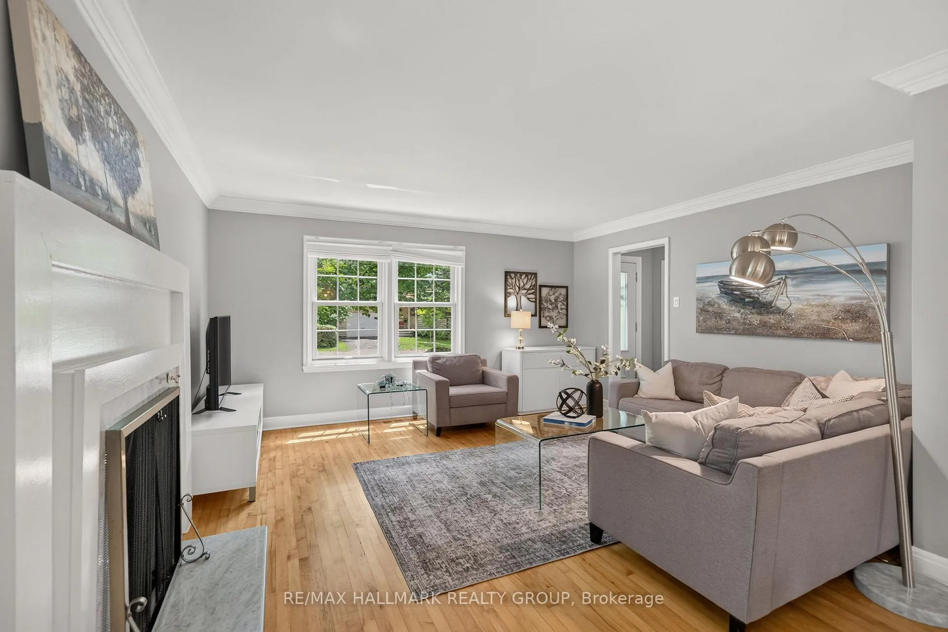 Photo 11 of 1 Bedford Crescent, Ottawa, Manor Park — HOMEH