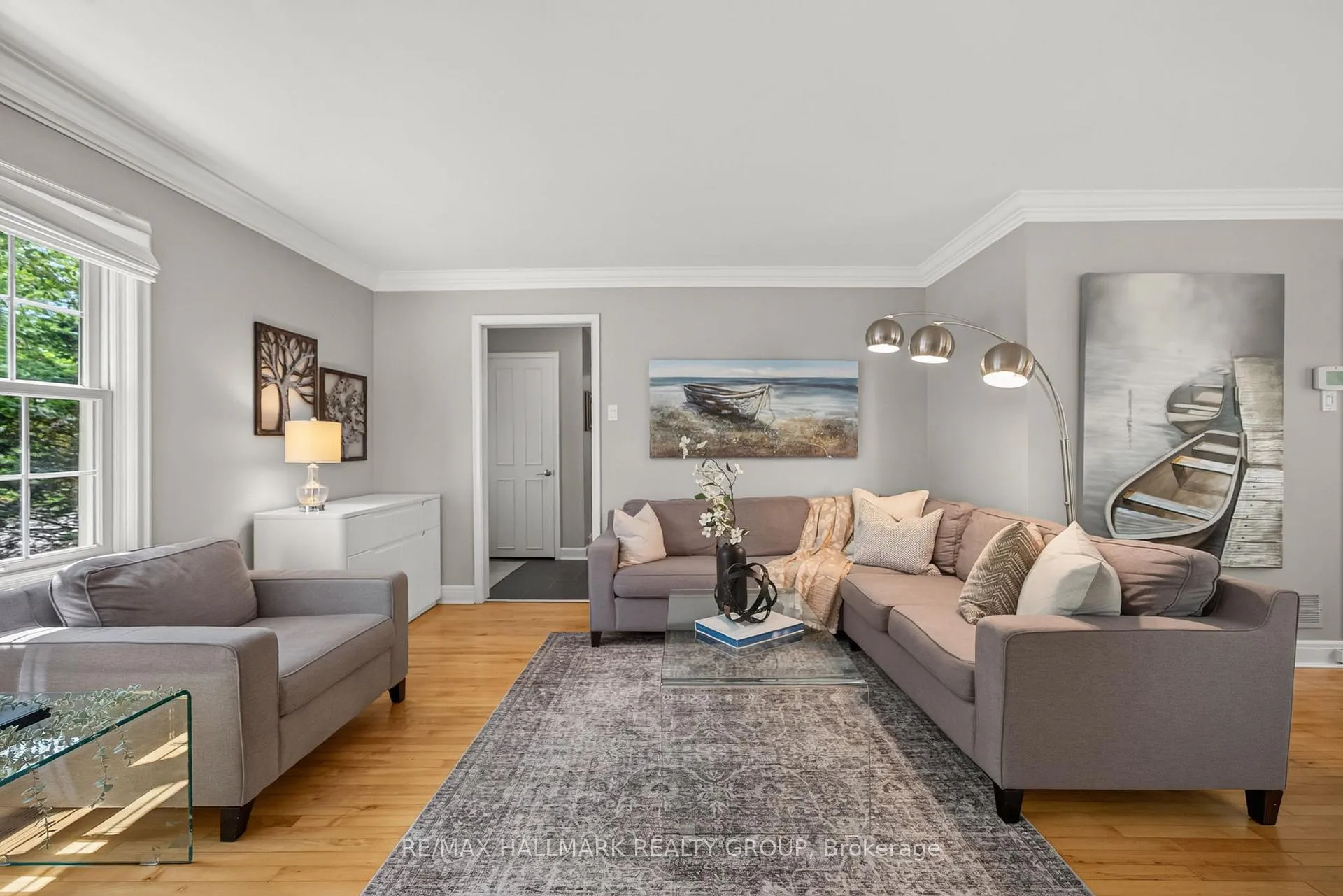 Photo 12 of 1 Bedford Crescent, Ottawa, Manor Park — HOMEH