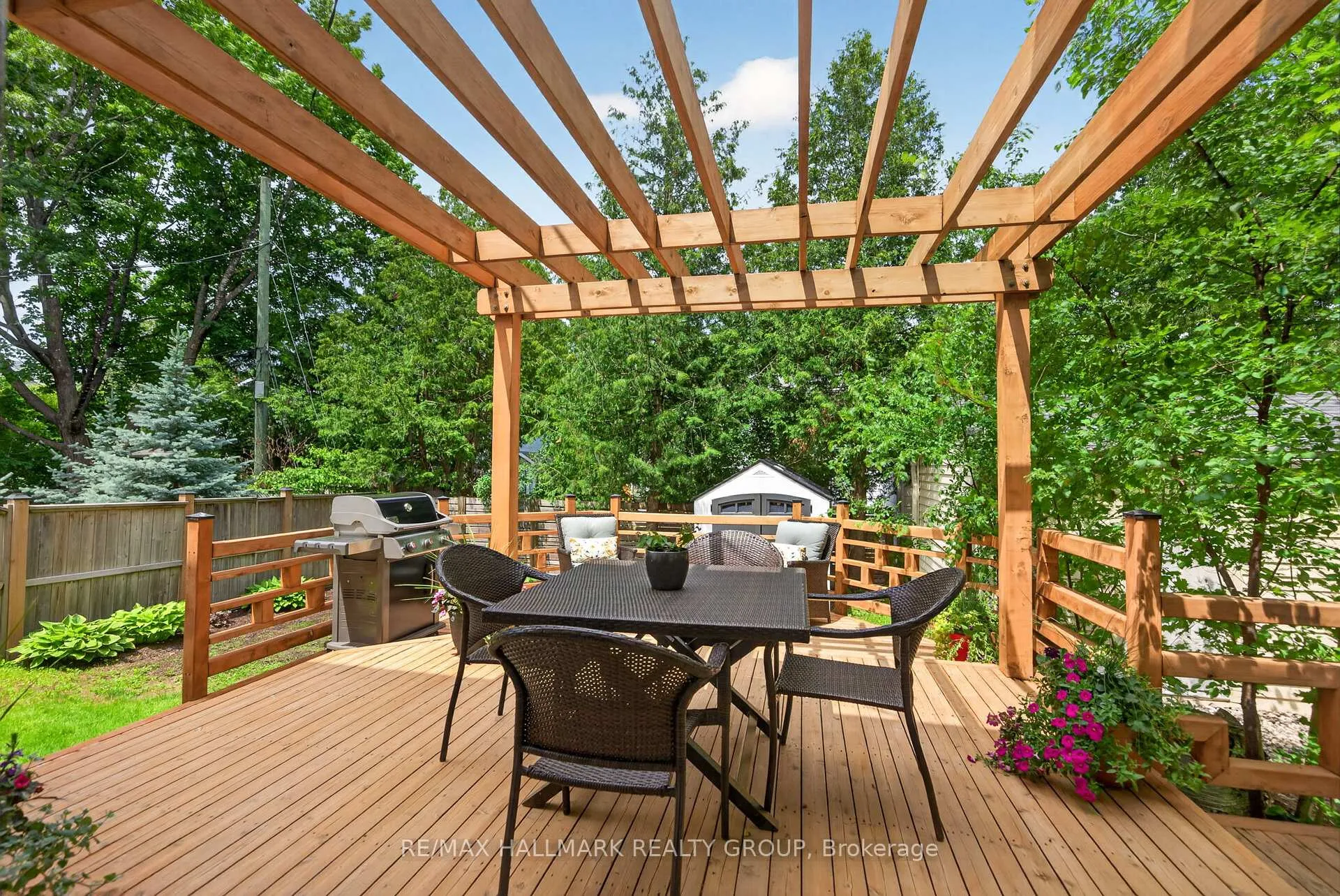 Photo 18 of 1 Bedford Crescent, Ottawa, Manor Park — HOMEH