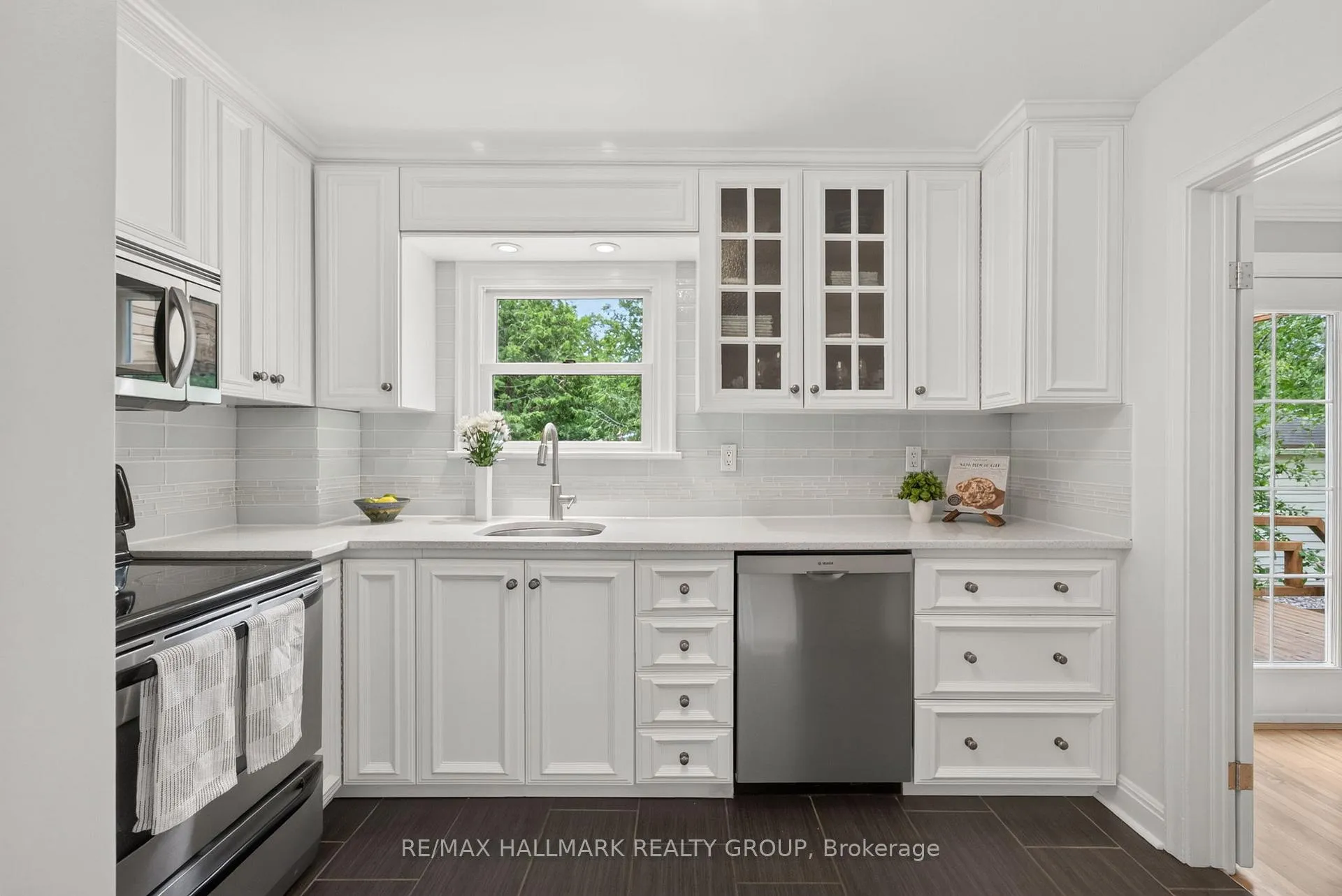 Photo 20 of 1 Bedford Crescent, Ottawa, Manor Park — HOMEH